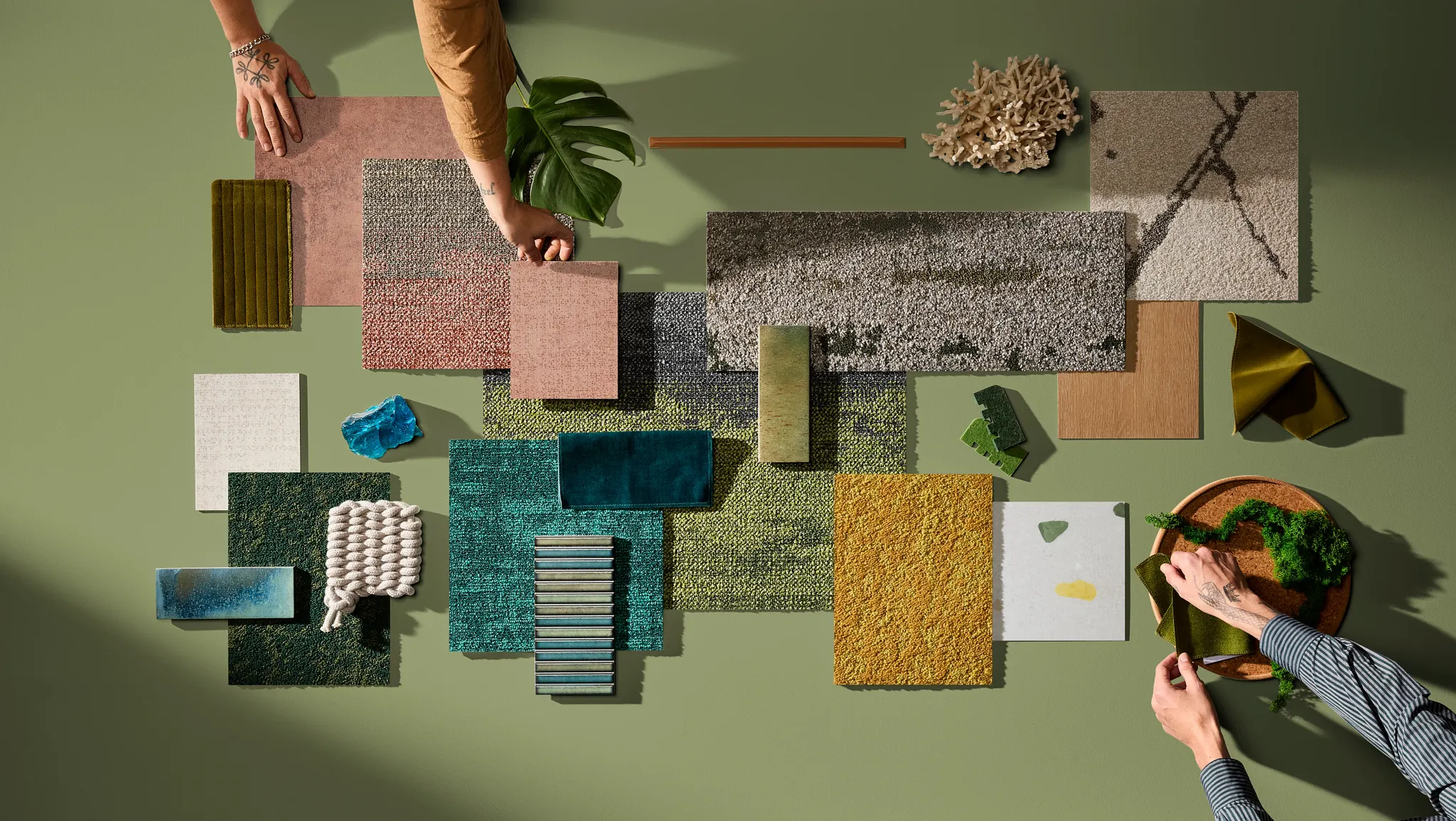 Lounge with biophilic elements and fresh green accents.