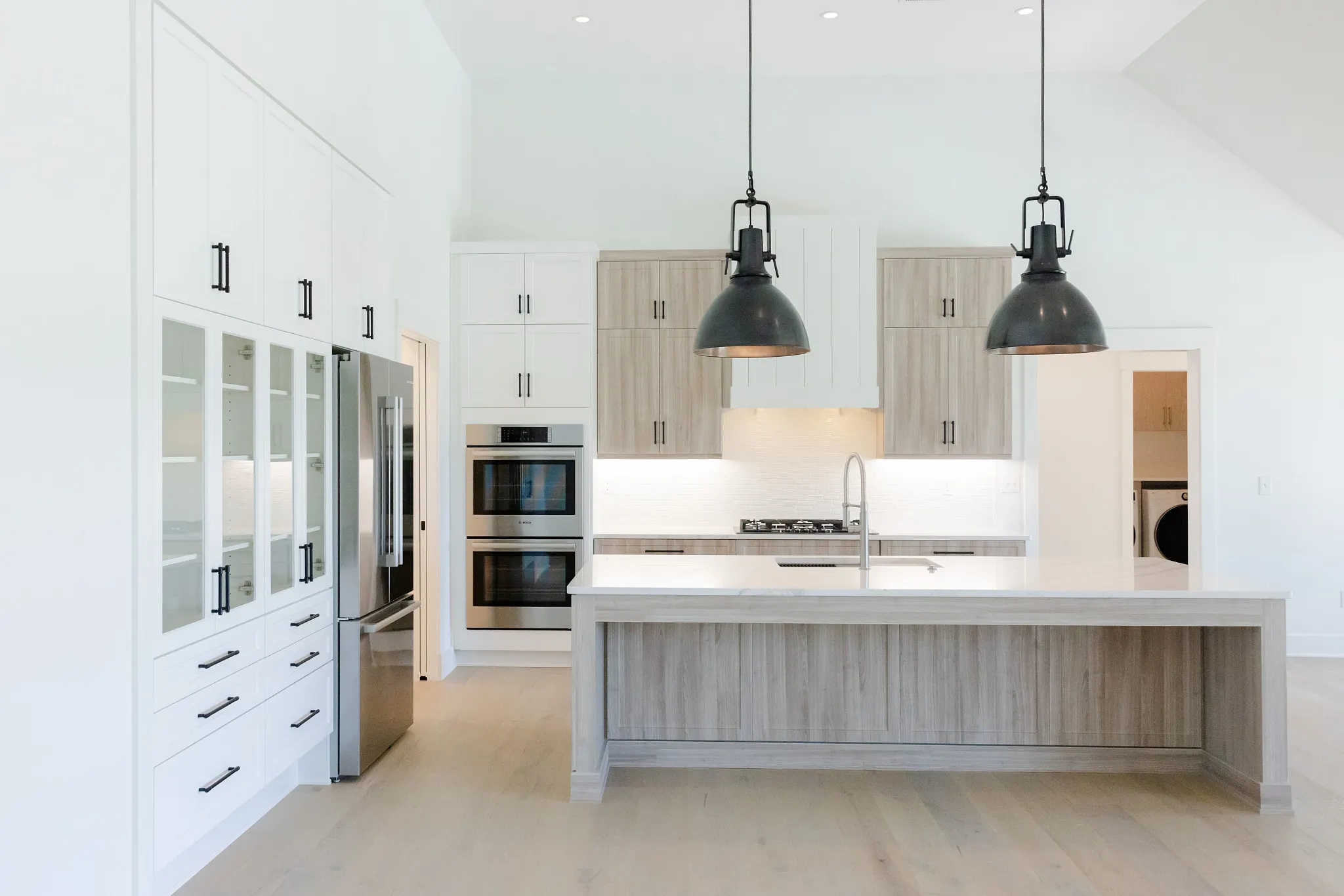 Shaw Builder Vinyl In A Kitchen, Prominence Plus French Oak (VE381 00257)