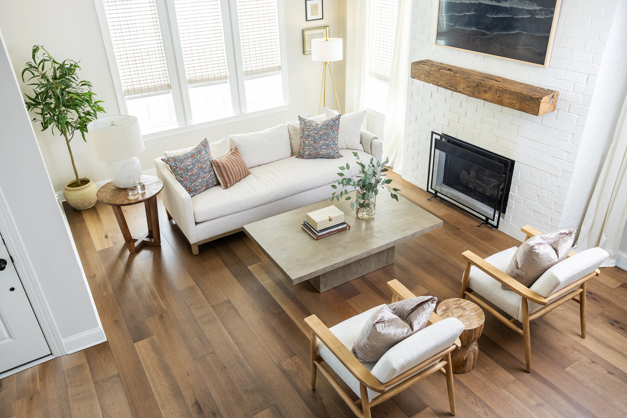 Living room with repel hardwood