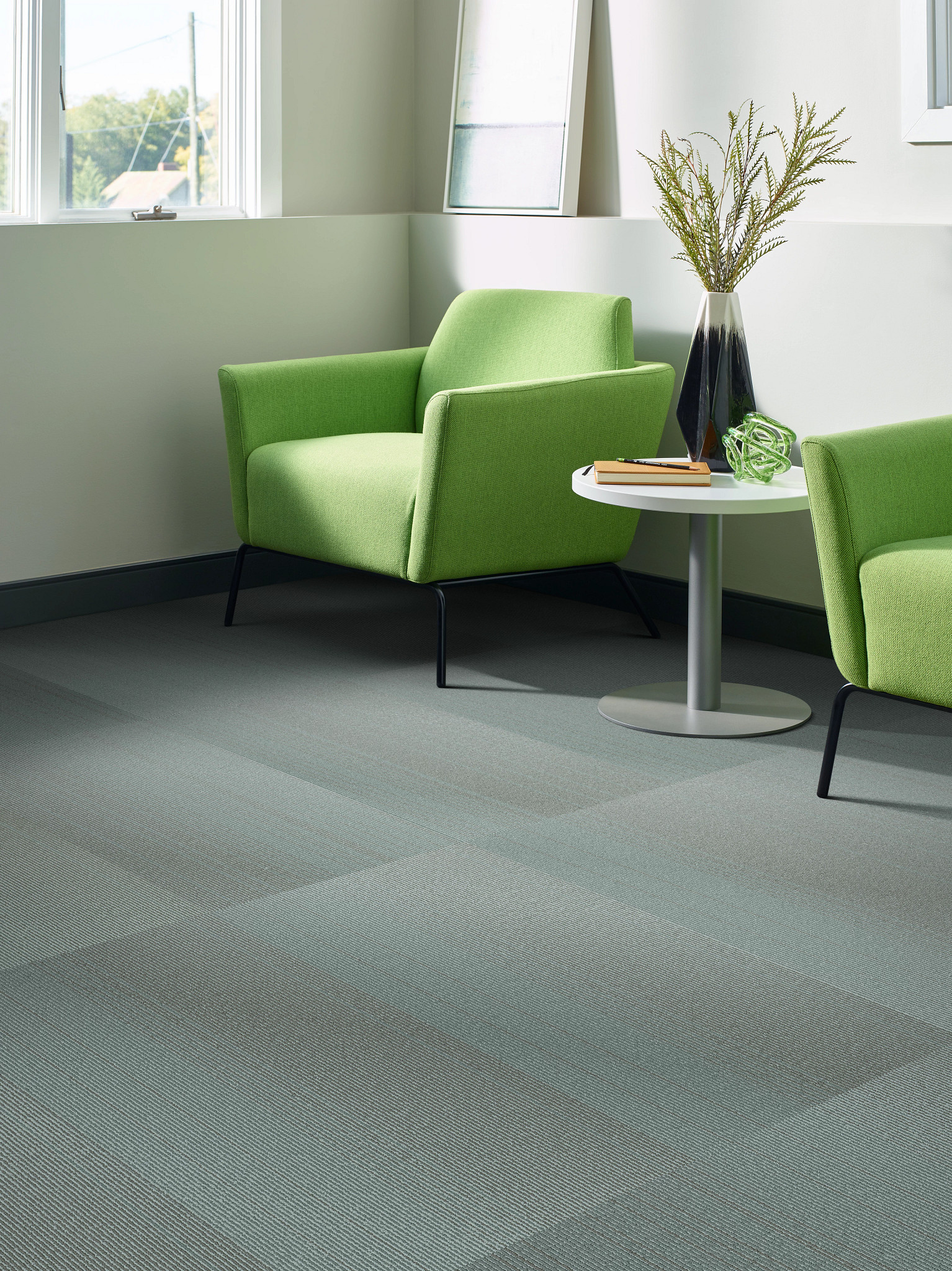 RADIATE-54943-SHIMMERY-00300-room-image