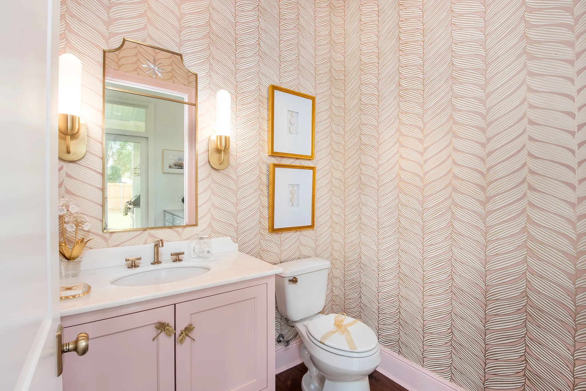 A St. Jude Dream Home Built In 2023, Featuring a Pink and Patterned Bathroom Design