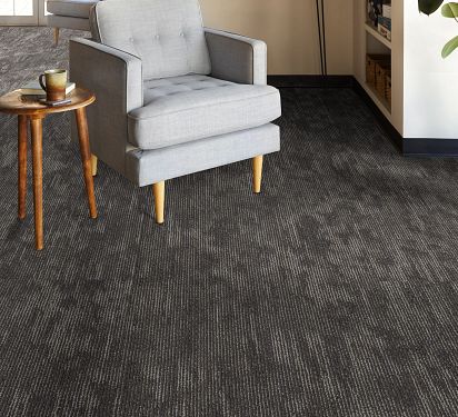 The rug and carpet industry of Philadelphia: . contains a sharp knife edge,  which when with-drawn, cuts the loop, making the pile or plush surface.  This is the onlyessential difference in the