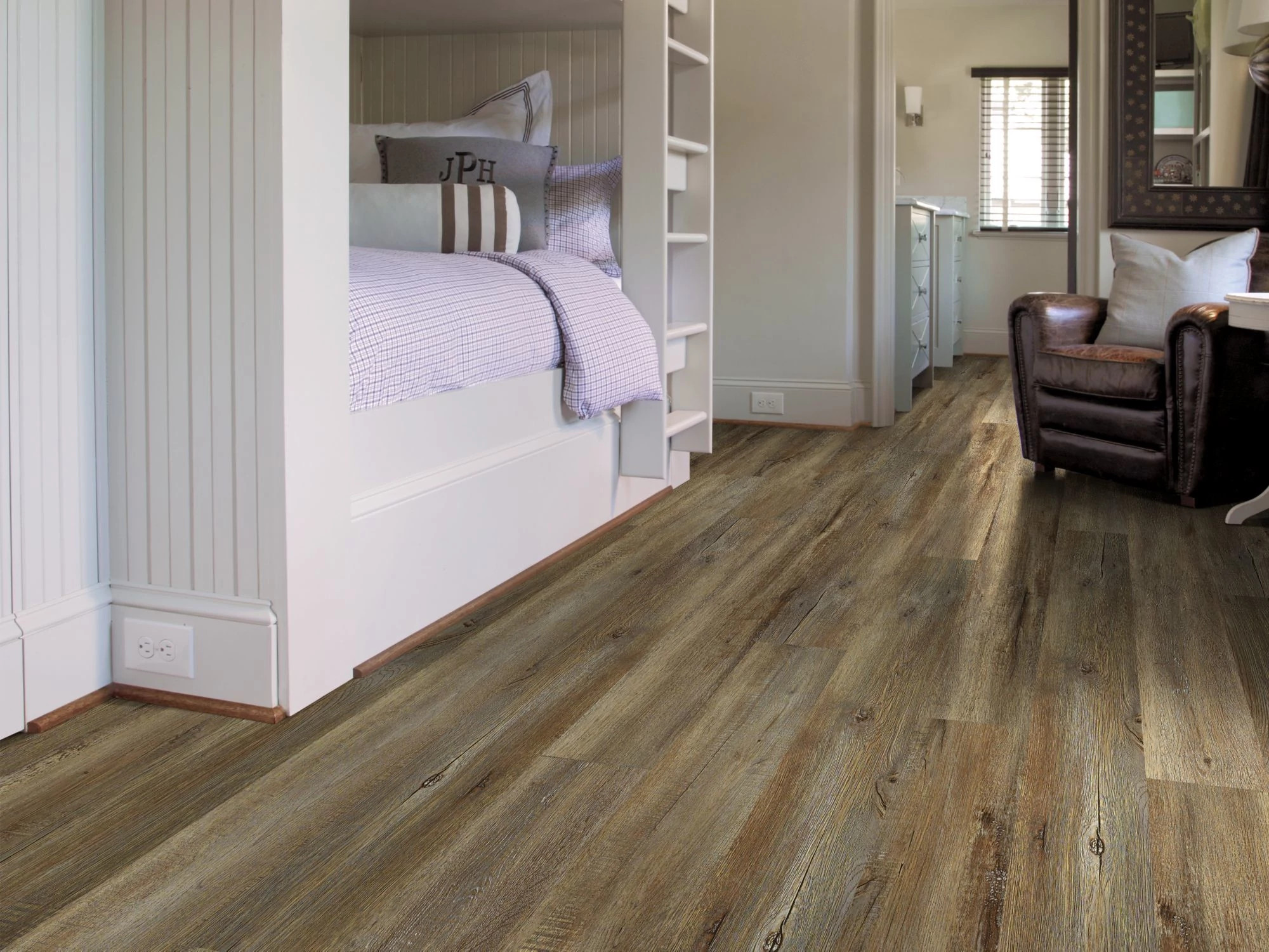 PRIME PLANK MODELED OAK ROOM