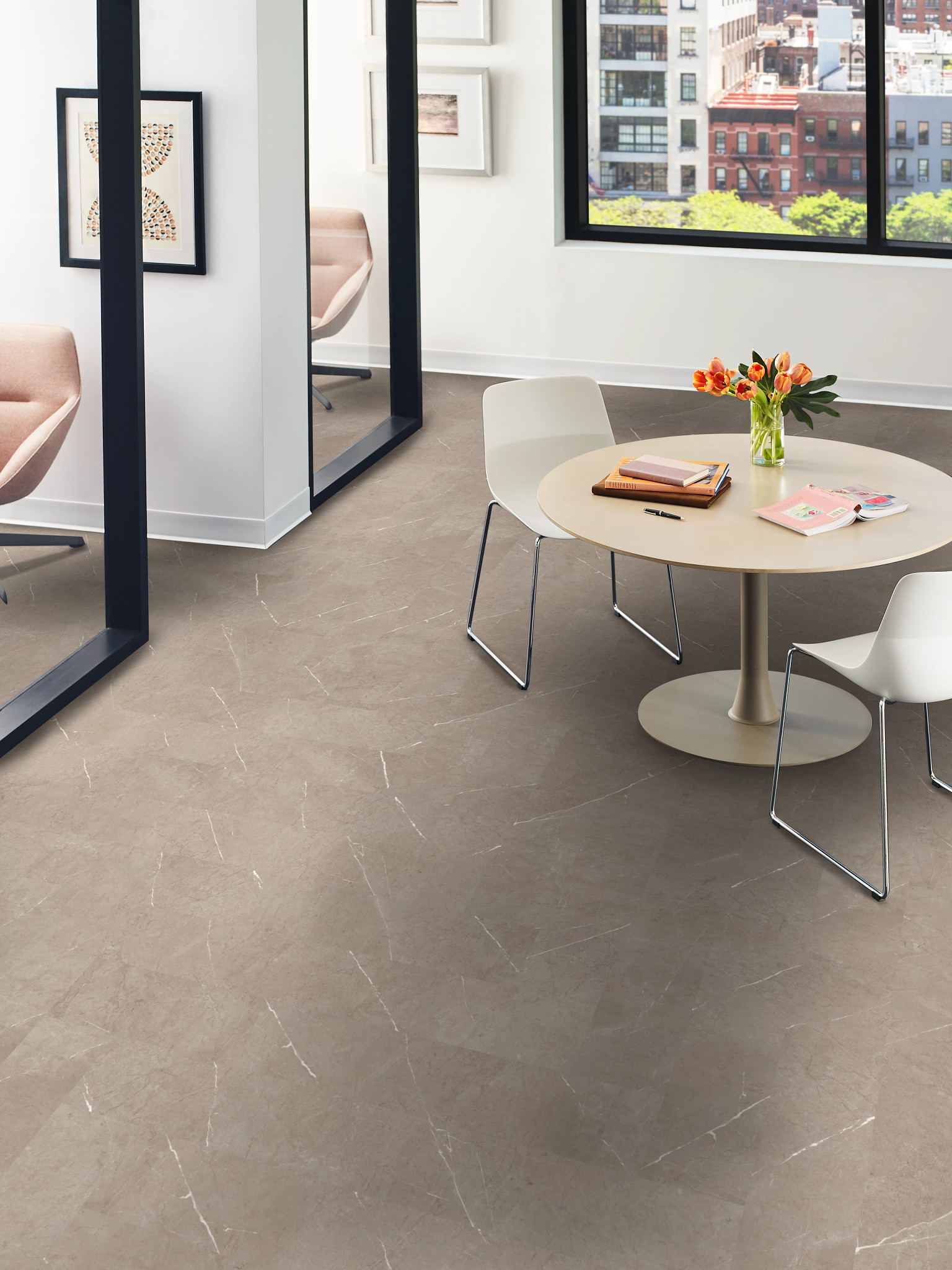 CROSS-CUT-5655V-CREMA-00102-room-image