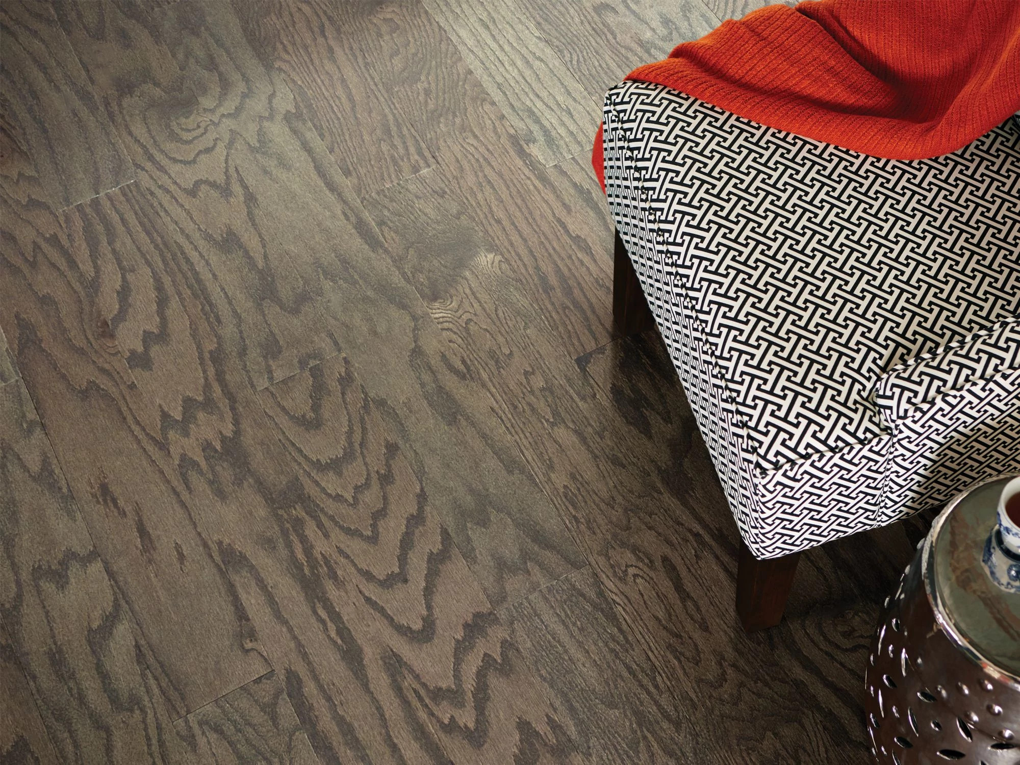 ECLECTIC OAK INDUSTRIAL ROOM