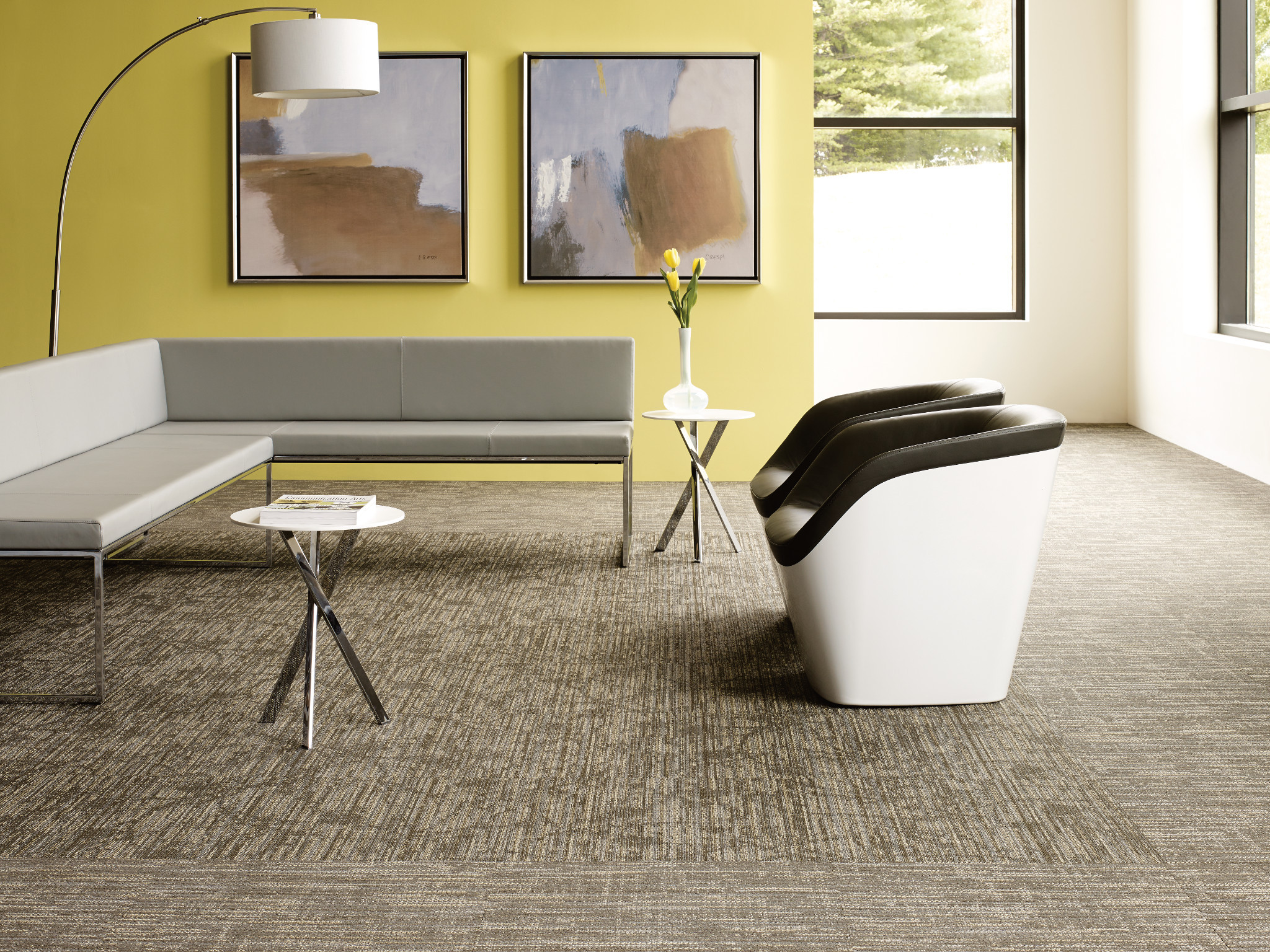 REVEAL-54758-EMBRACE-COURAGE-00505-room-image