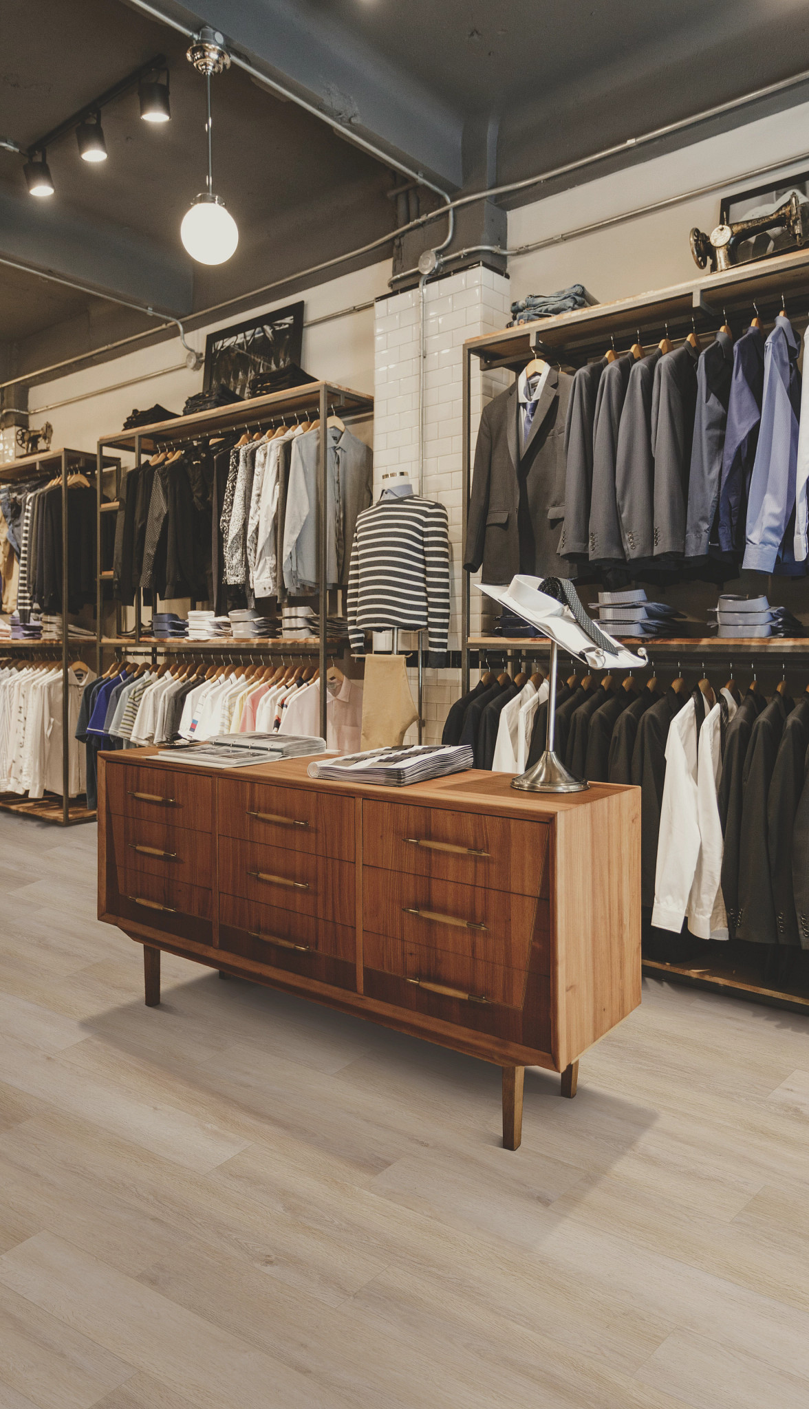 CORETEC PRO ENHANCED VV492 ALDERGROVE OAK ROOM