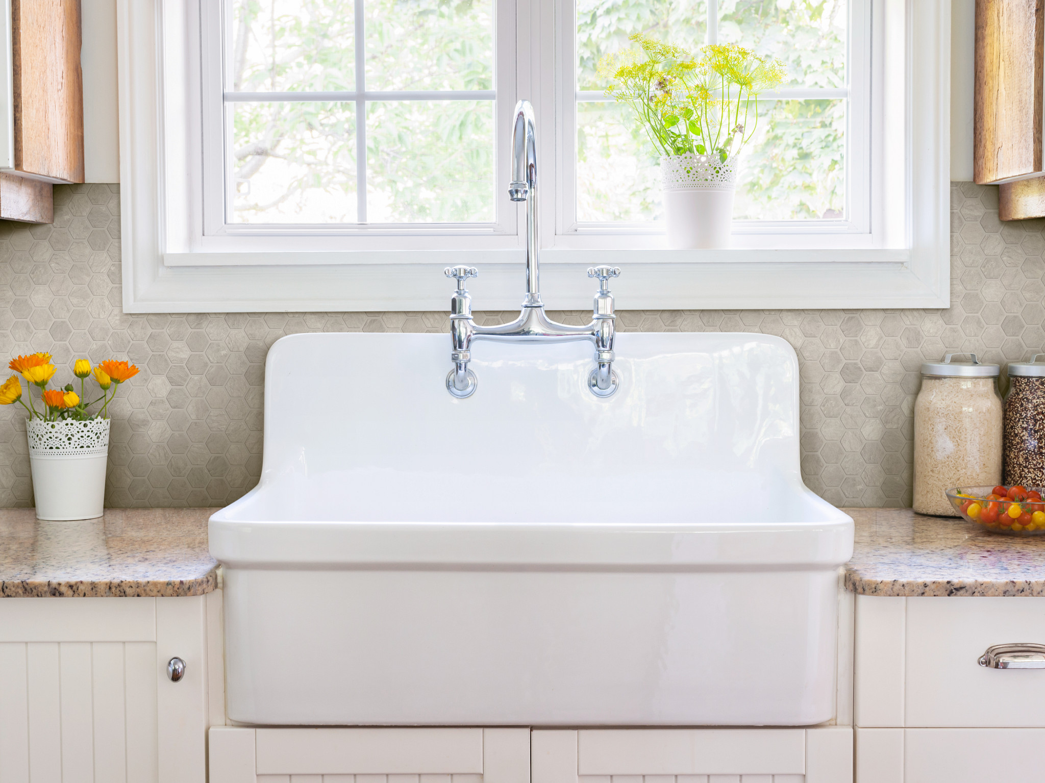 DREAMSCAPE ELONGATED HEX GRIGIO ROOM