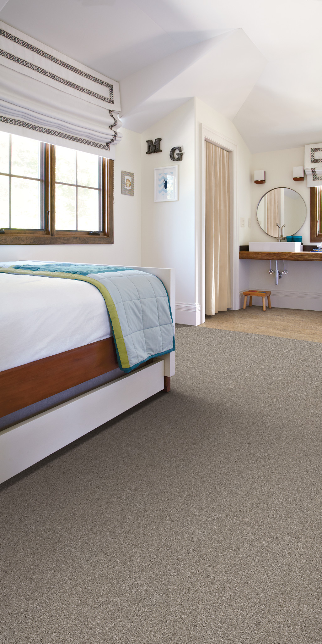 SIDE-TRACK-54837-STERLING-00500-room-image