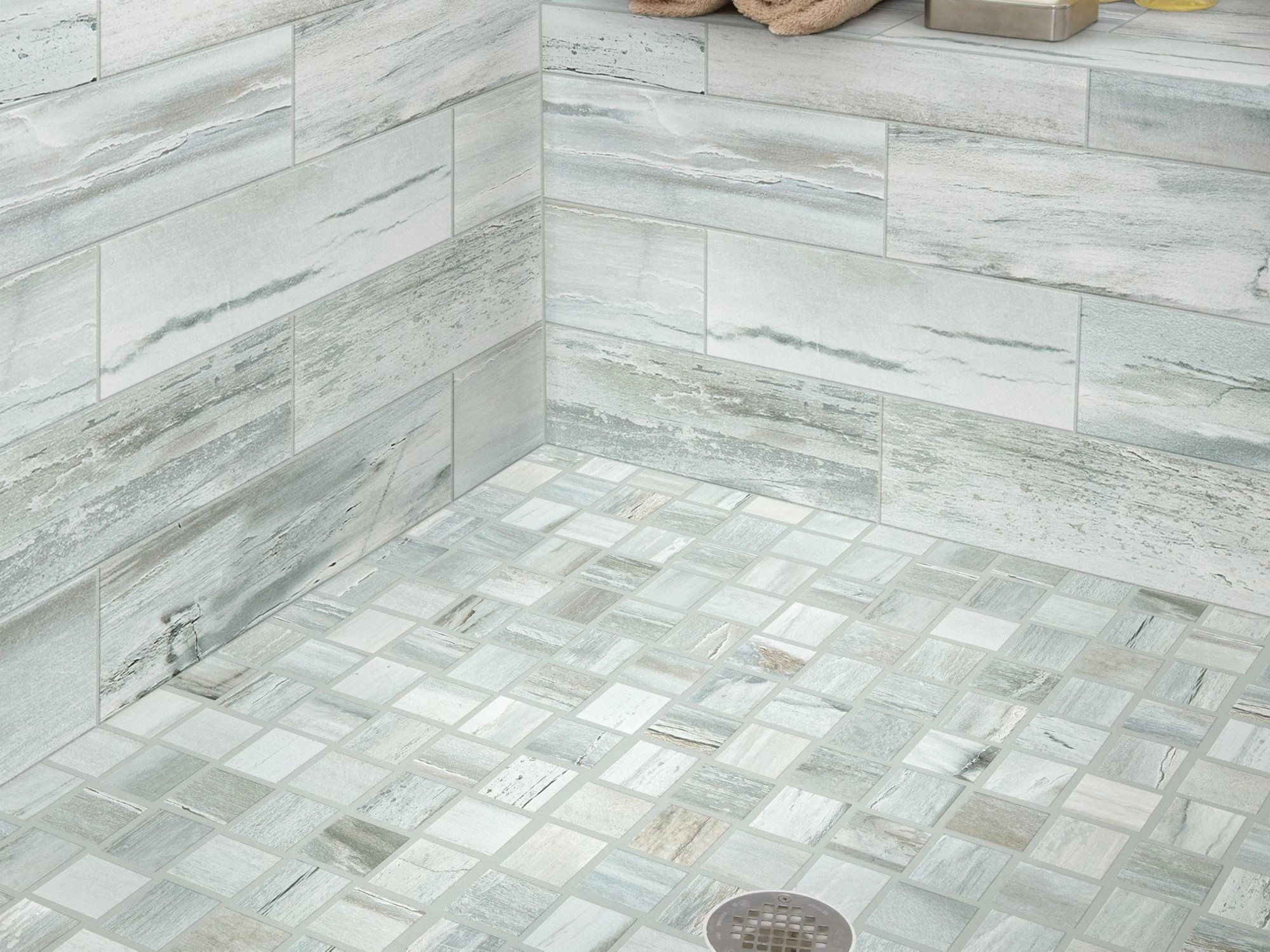 CURRENT BW MOSAIC RIVER RUSH ROOM