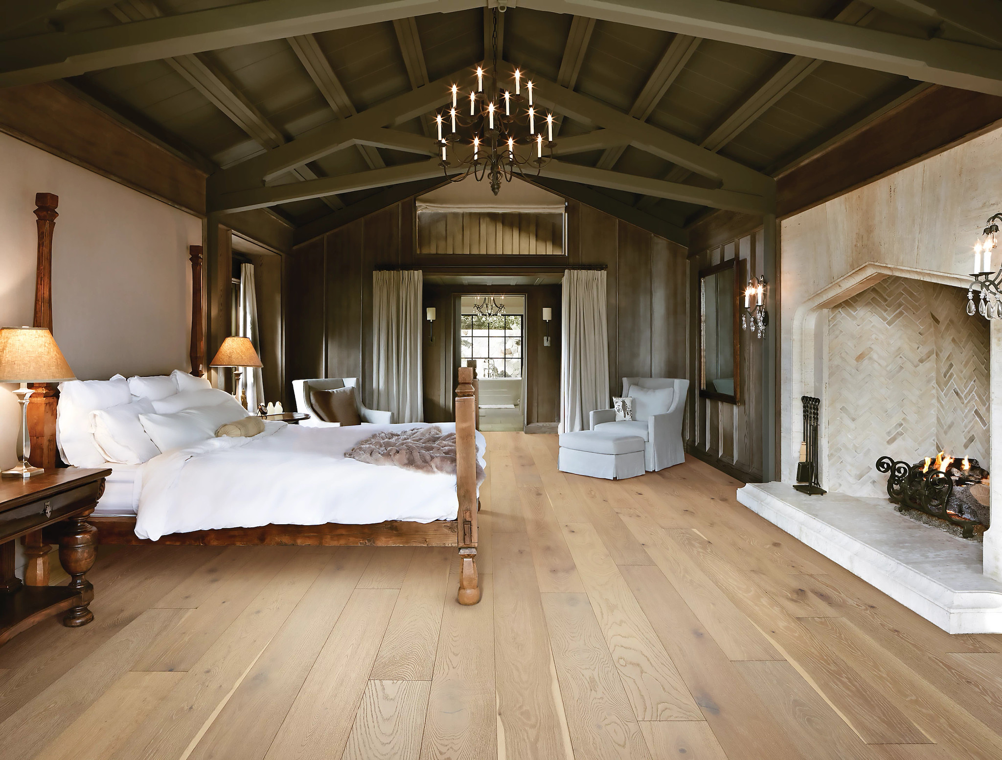 EXPRESSIONS MURAL ROOM