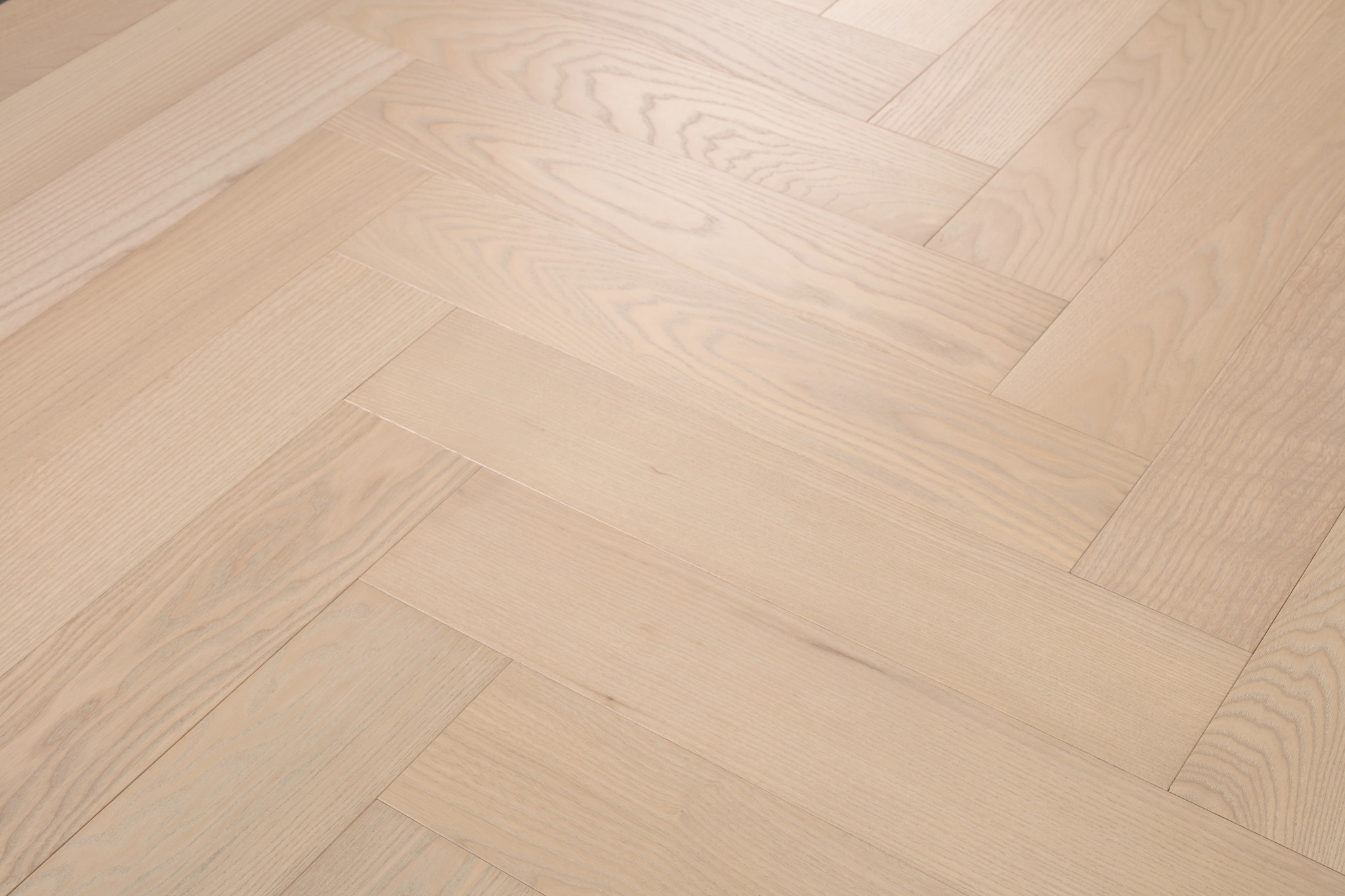 EUROPEAN ASH HERRINGBONE METRO ANGLED