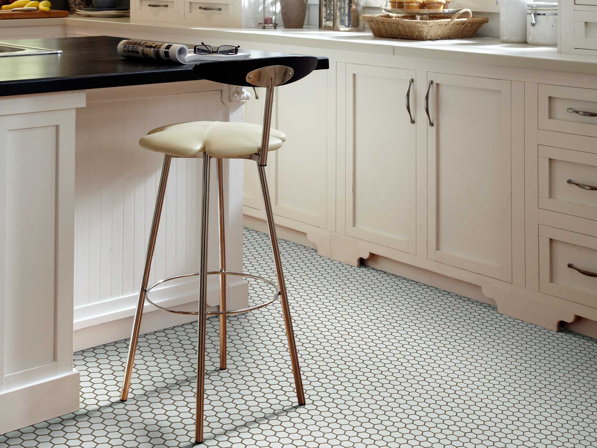 BAKER BLVD 2" HEX MATTE MOSAIC WHITE ROOM