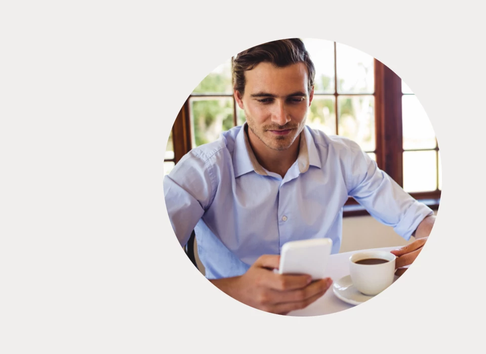 Customer using the sound acoustics tool on his mobile phone.