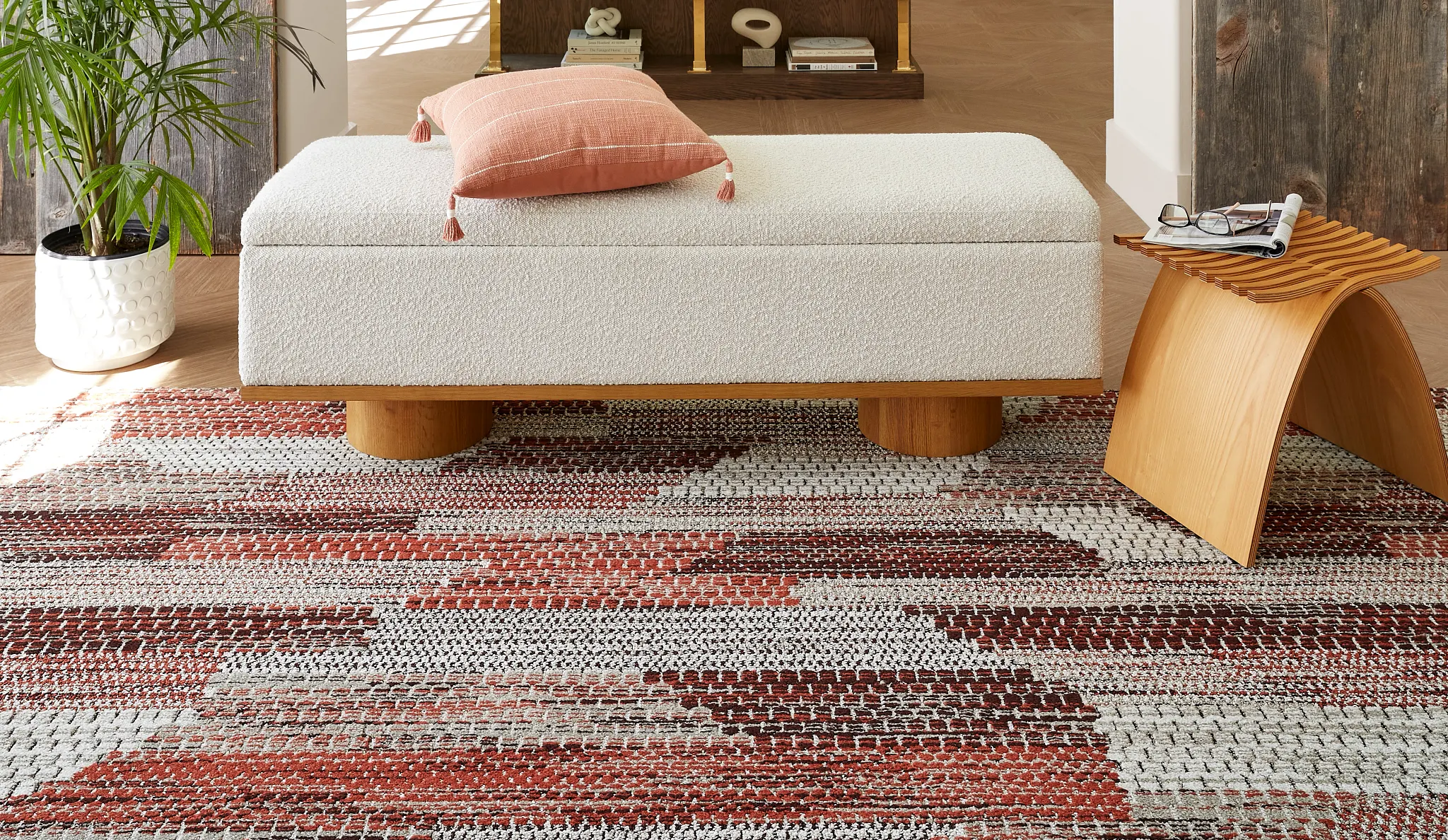 Valle in Vibrant Native