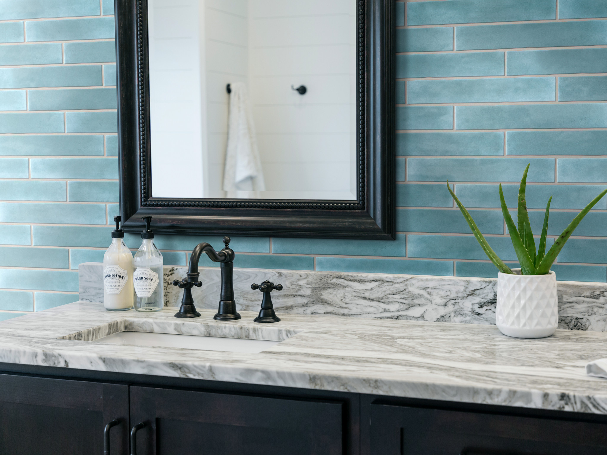 SUNSET GLOW 2.5X16 CAPRI BLUE ROOM