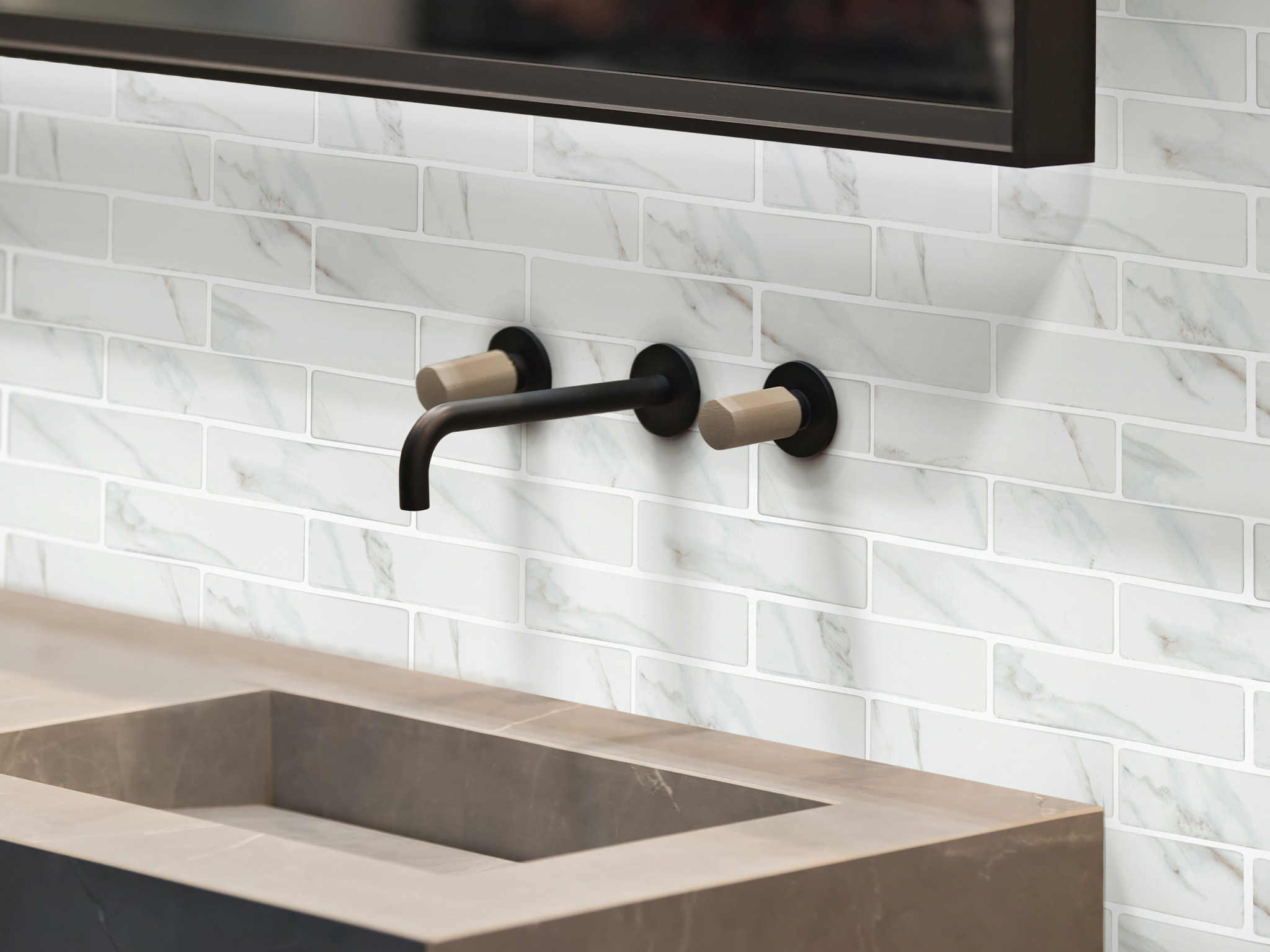 DREAMSCAPE 2X6 CARRARA ROOM