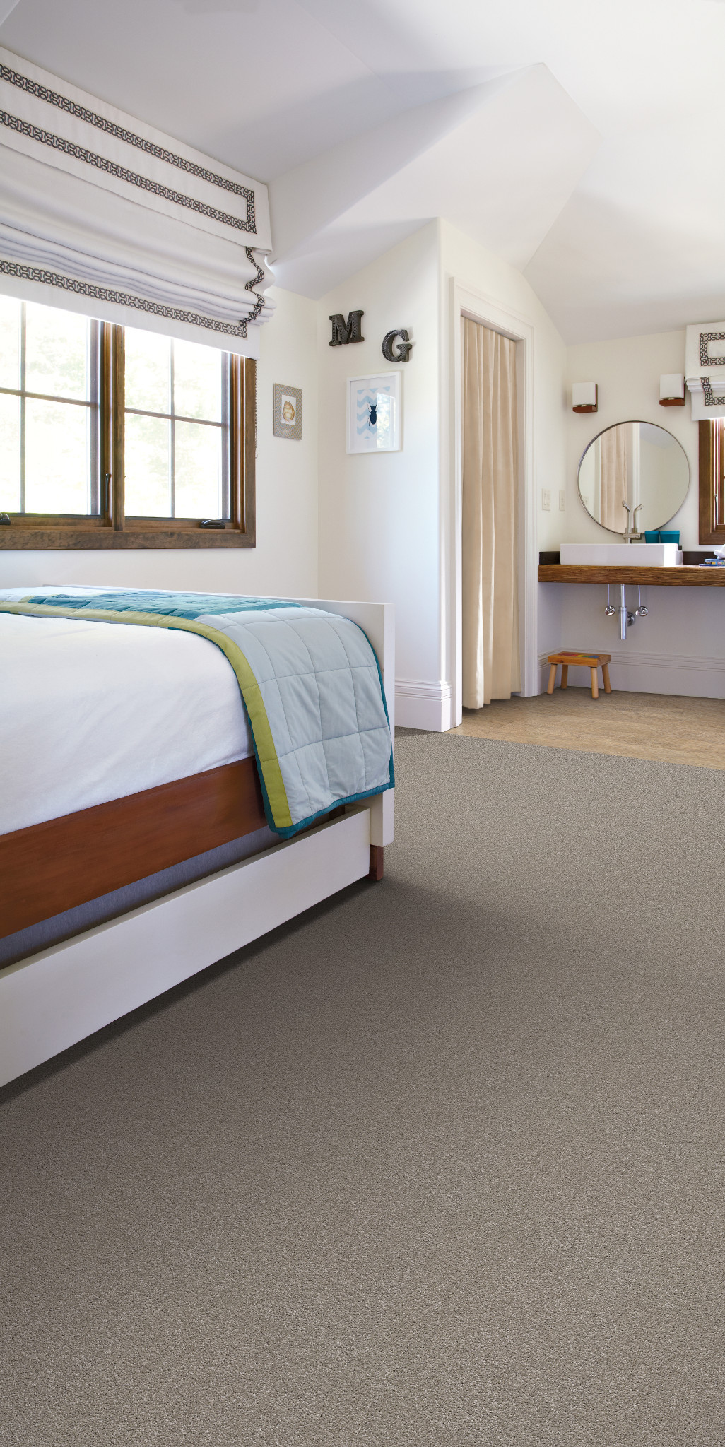 SIDE-TRACK-54837-STERLING-00500-room-image