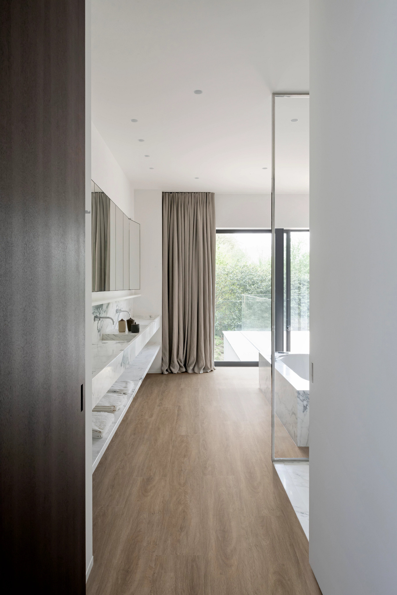 HIGHLANDS OAK 15 ROOM