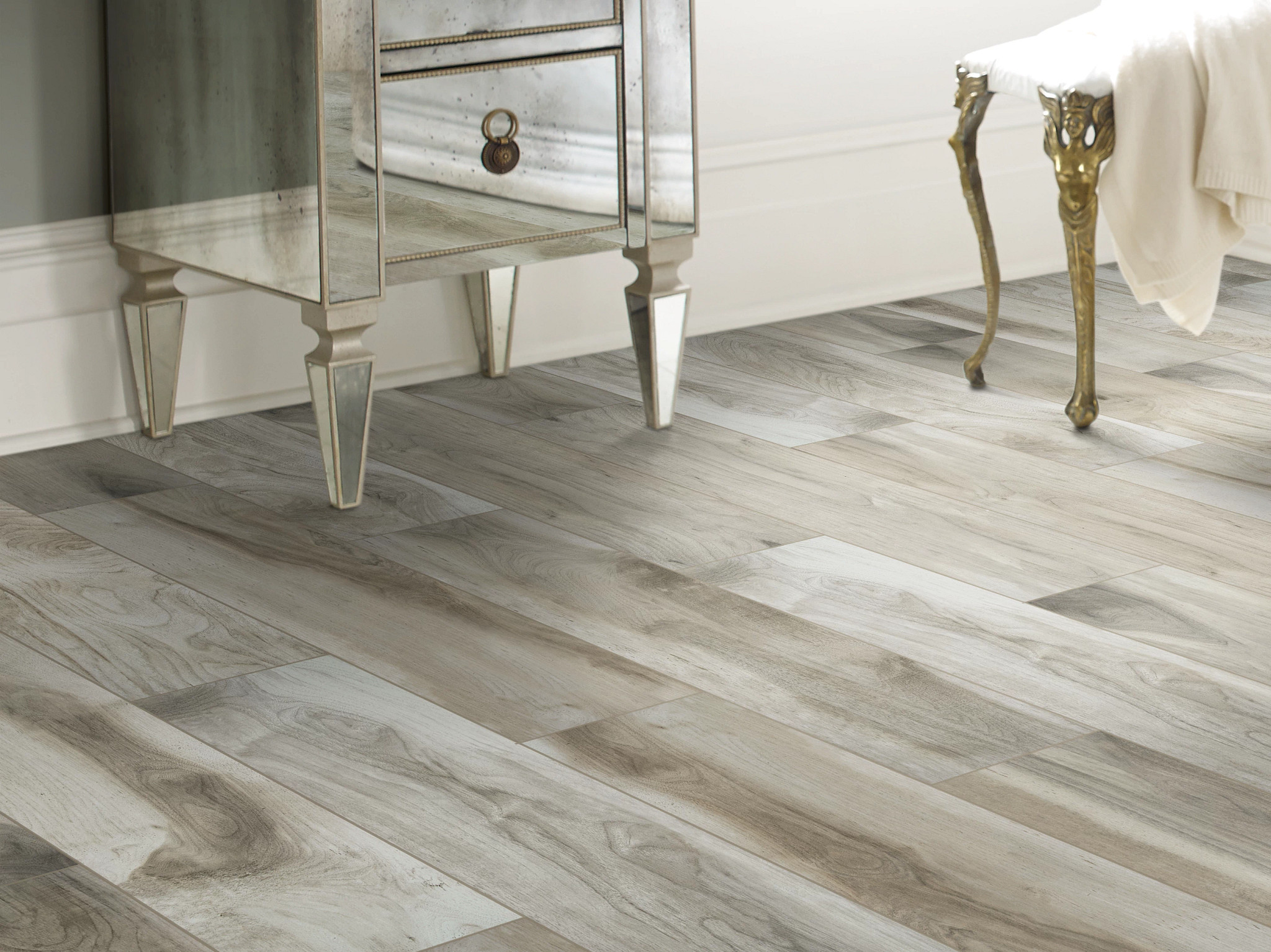 HEIRLOOM 8X36 STERLING ROOM