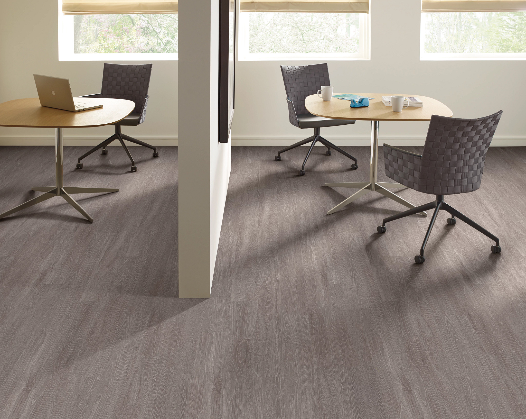 IN-THE-GRAIN-II-20-MIL-5525V-MILO-00572-room-image