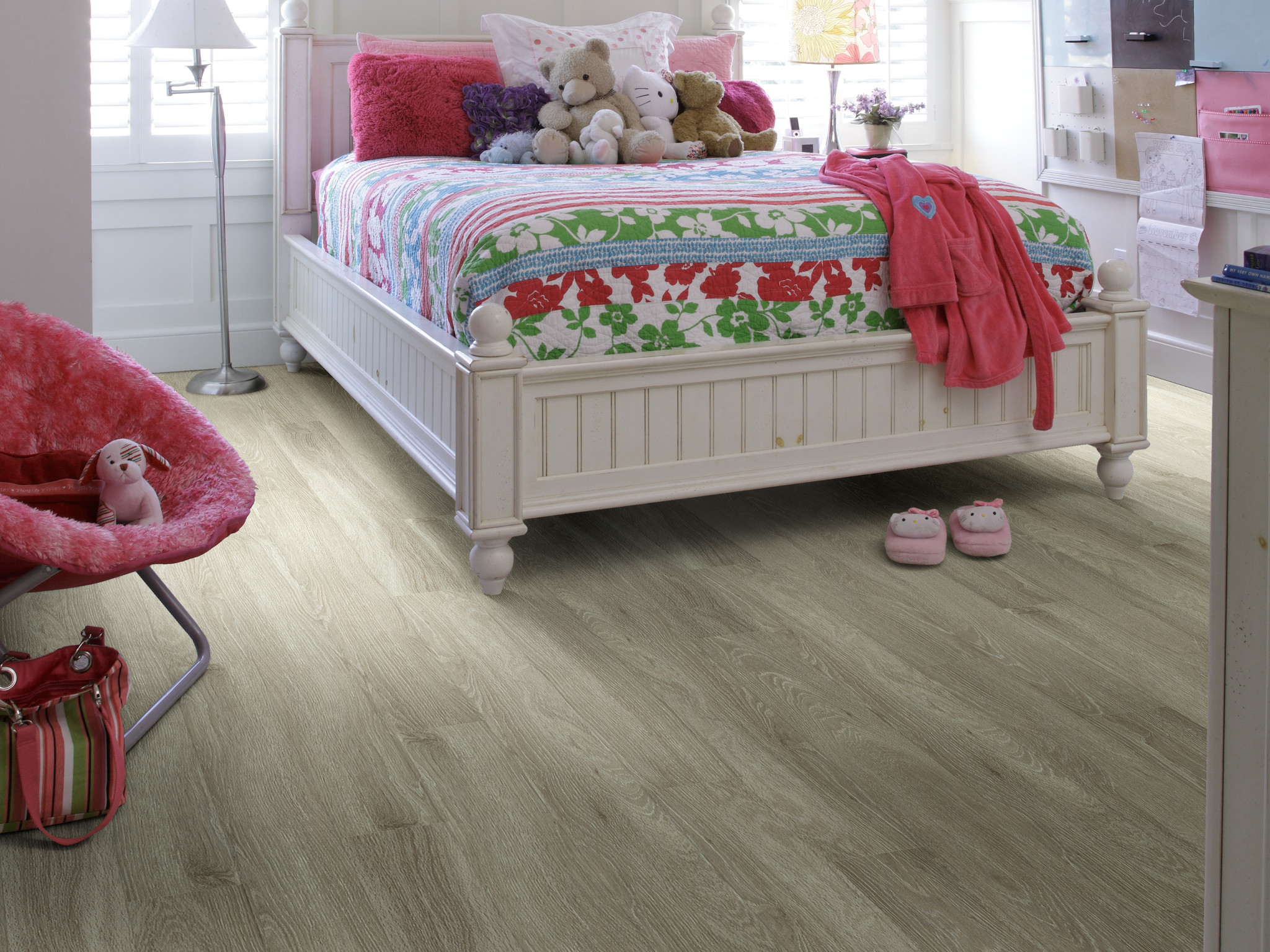 UPTOWN 8MIL 0555V - 00766 | Shaw Floors