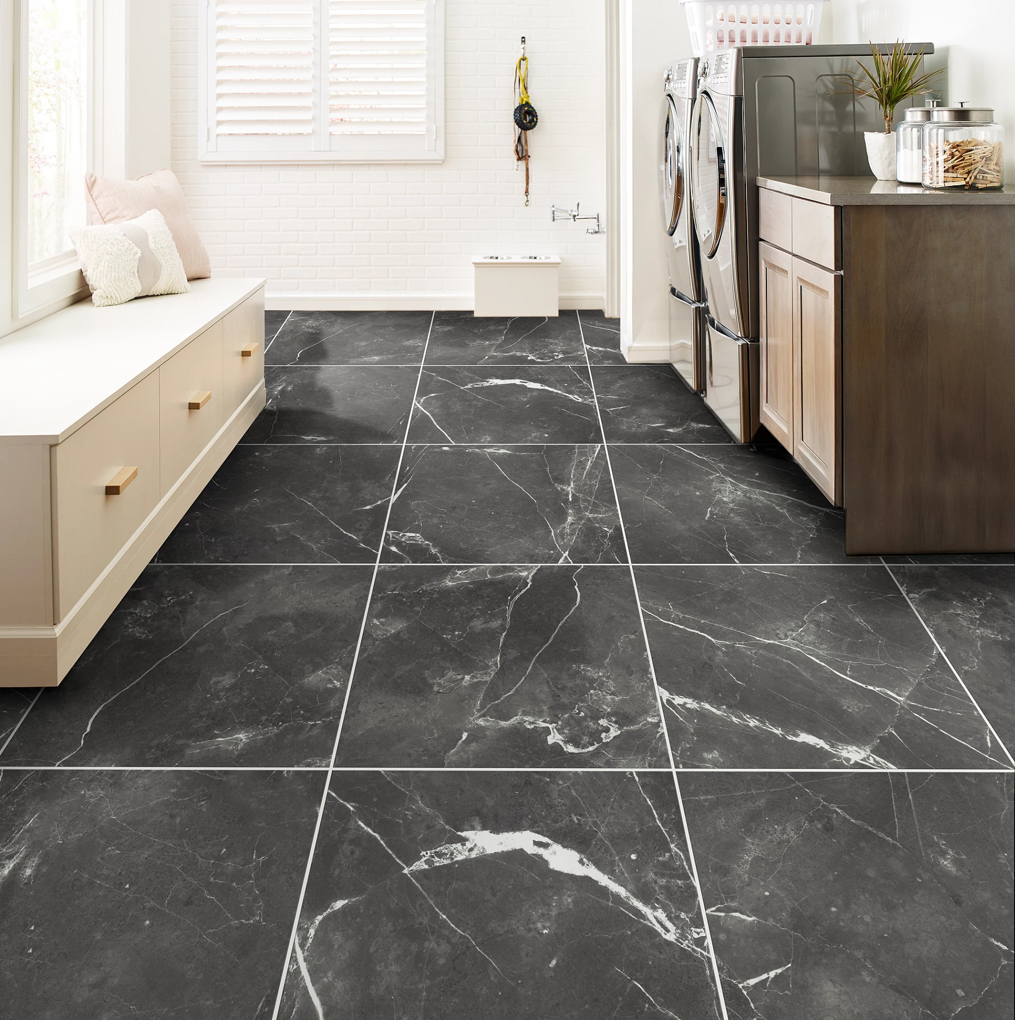 ENCLAVE 20X20 ECLIPSE MARBLE ROOM