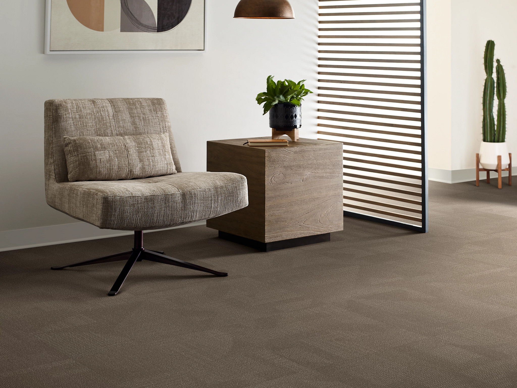 REEMERGE 54972 SHIFT 00700 room image