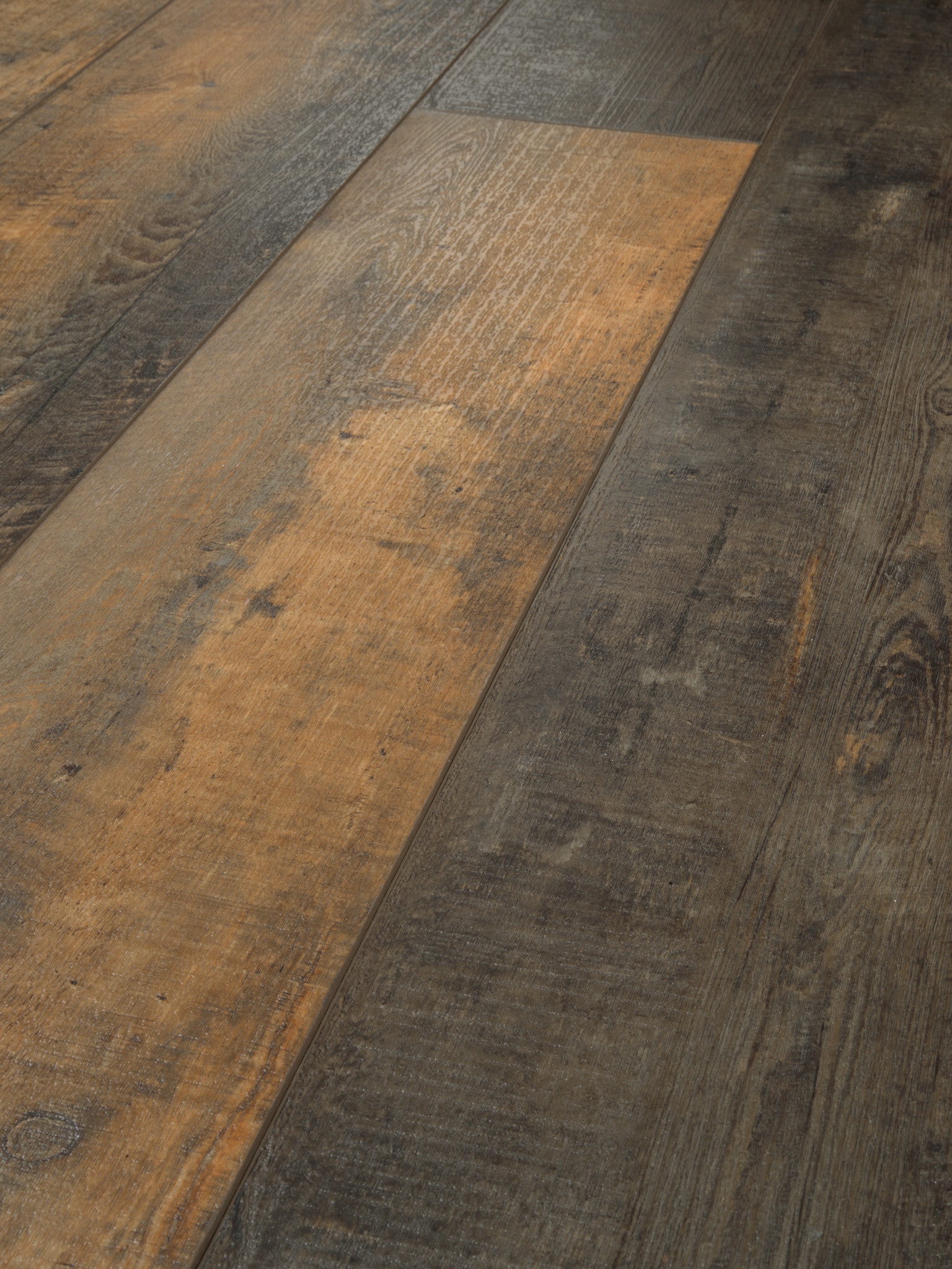 TITAN HD PLUS PLATINUM AUTUMN BARNBOAR ANGLED