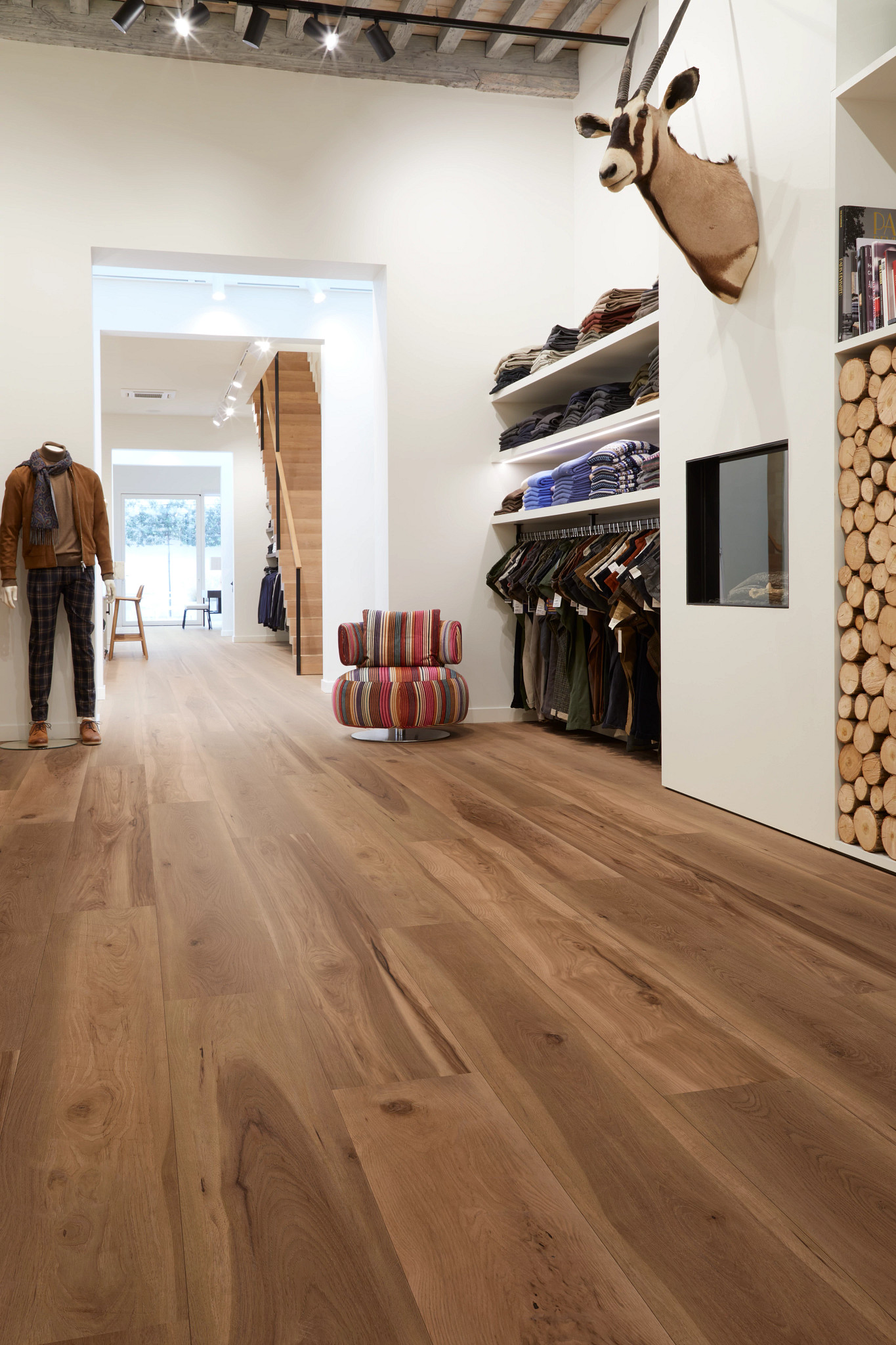 OCALA WALNUT 68 ROOM