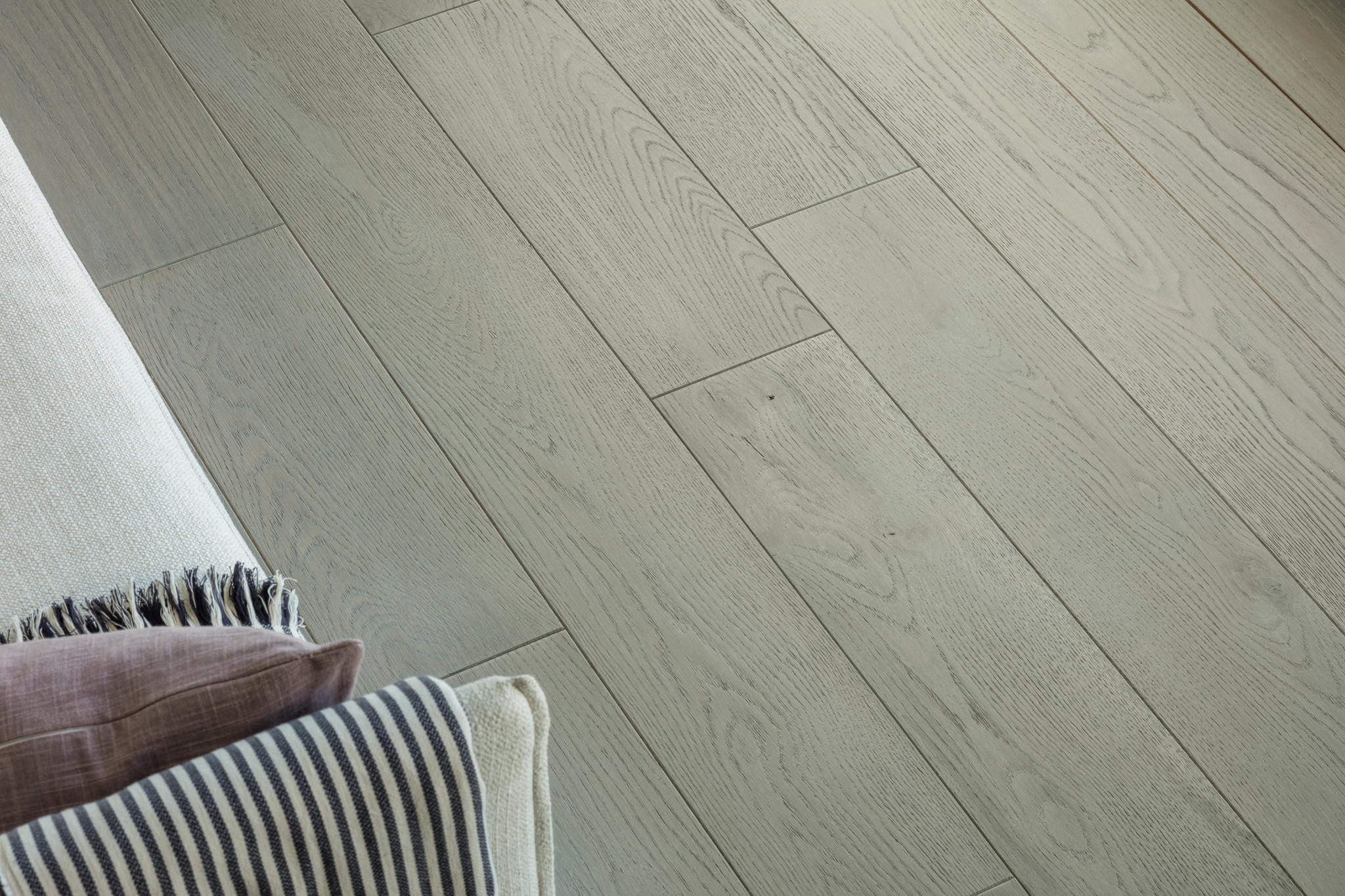 KENSINGTON PEMBRIDGE StaticImage03