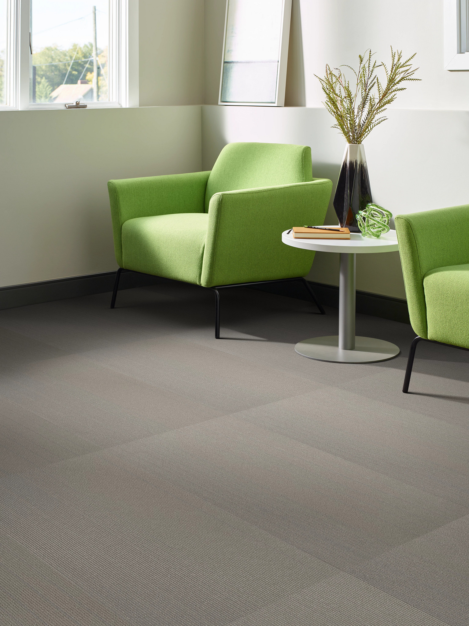 RADIATE-54943-TWINKLING-00200-room-image