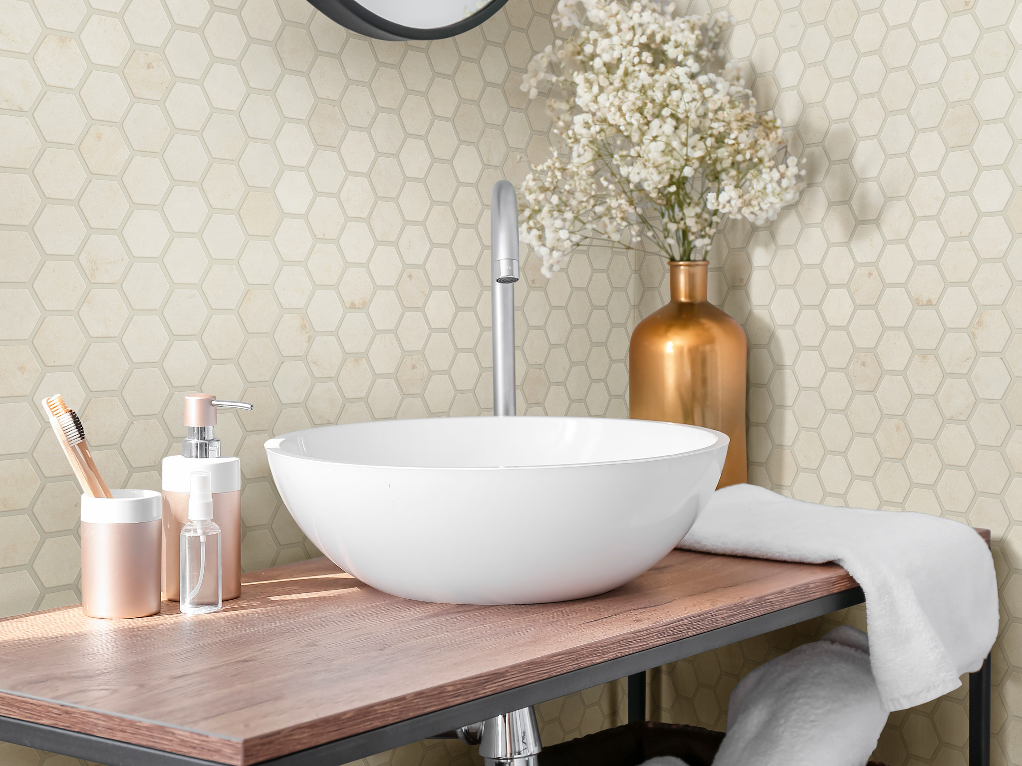 DREAMSCAPE 2" HEX NATURAL ROOM