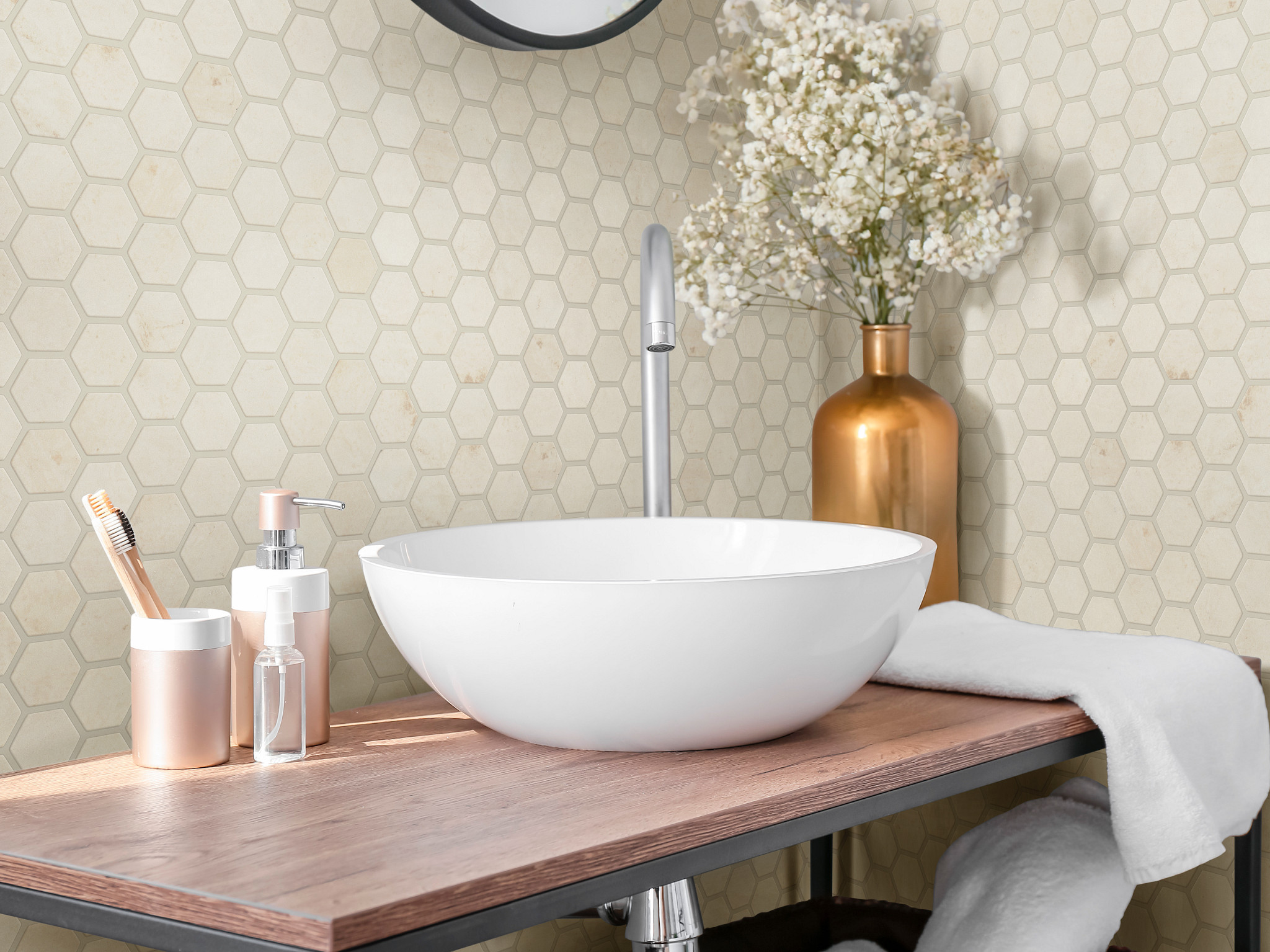 DREAMSCAPE ELONGATED HEX NATURAL ROOM