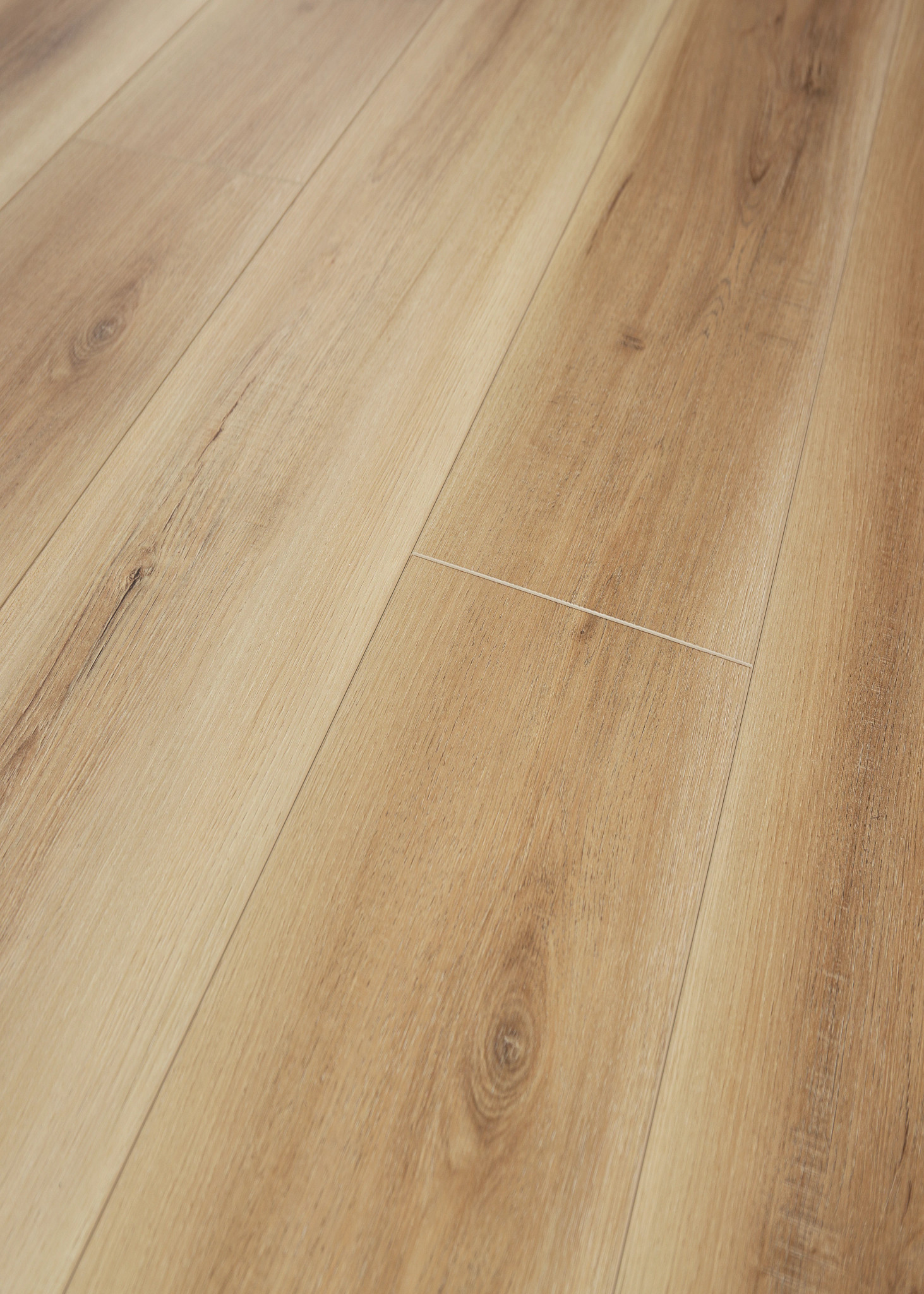 Saffron Pecan LVP Flooring | COREtec