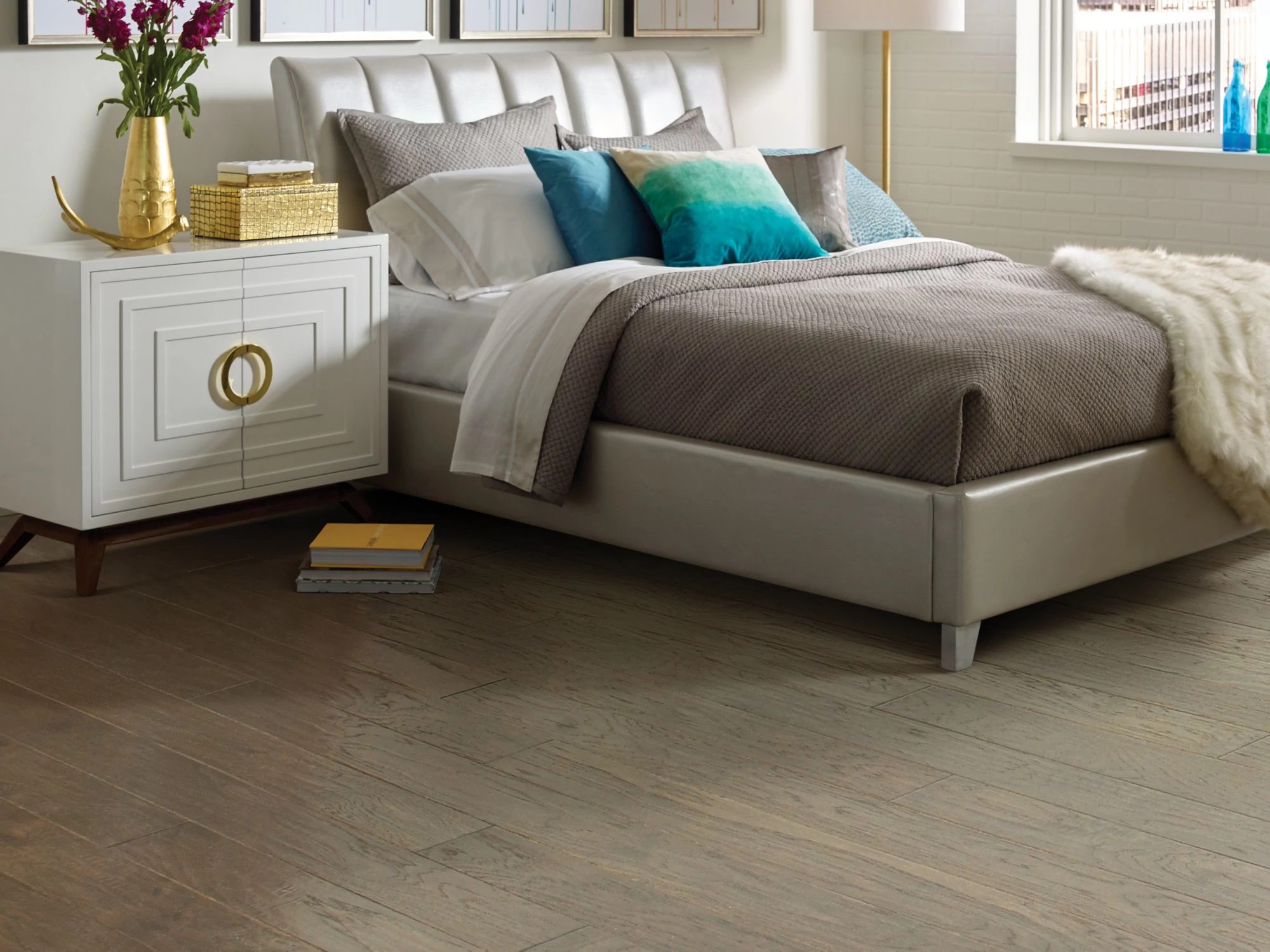 HAYDEN HICKORY VERANDA ROOM