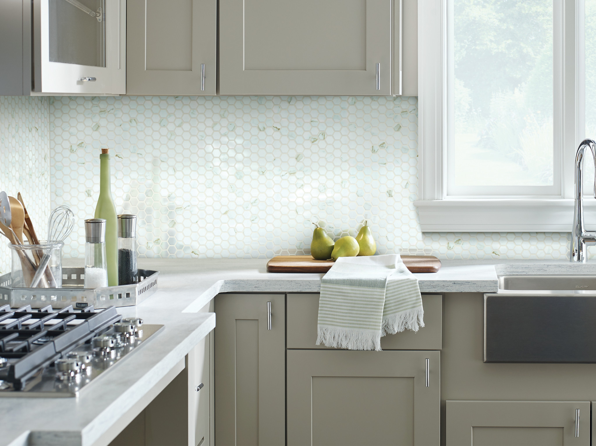 CASINO HEX MOSAIC POLISH CALACATTA ROOM