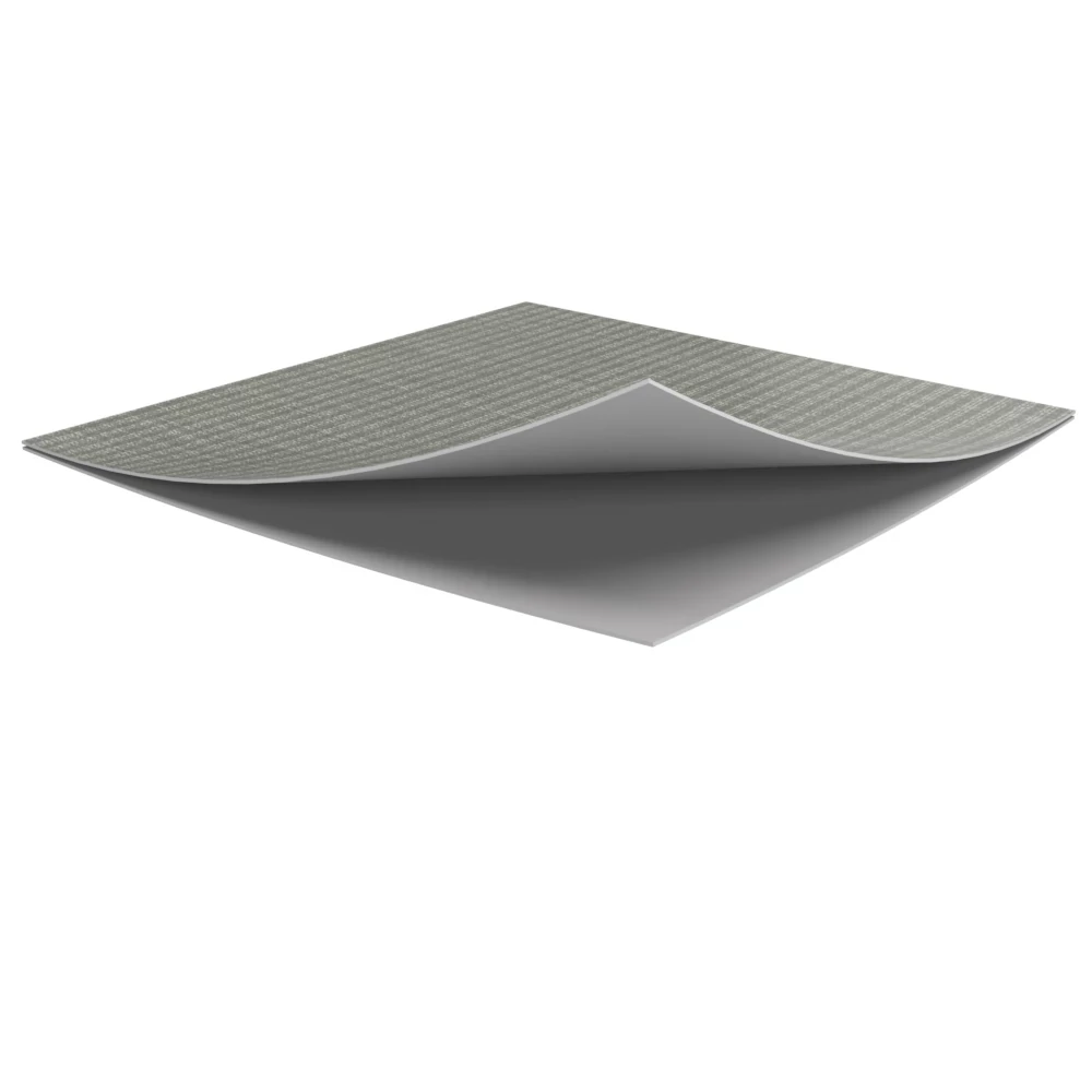 Muestra de alfombra comercial en color gris claro con superficie texturizada.