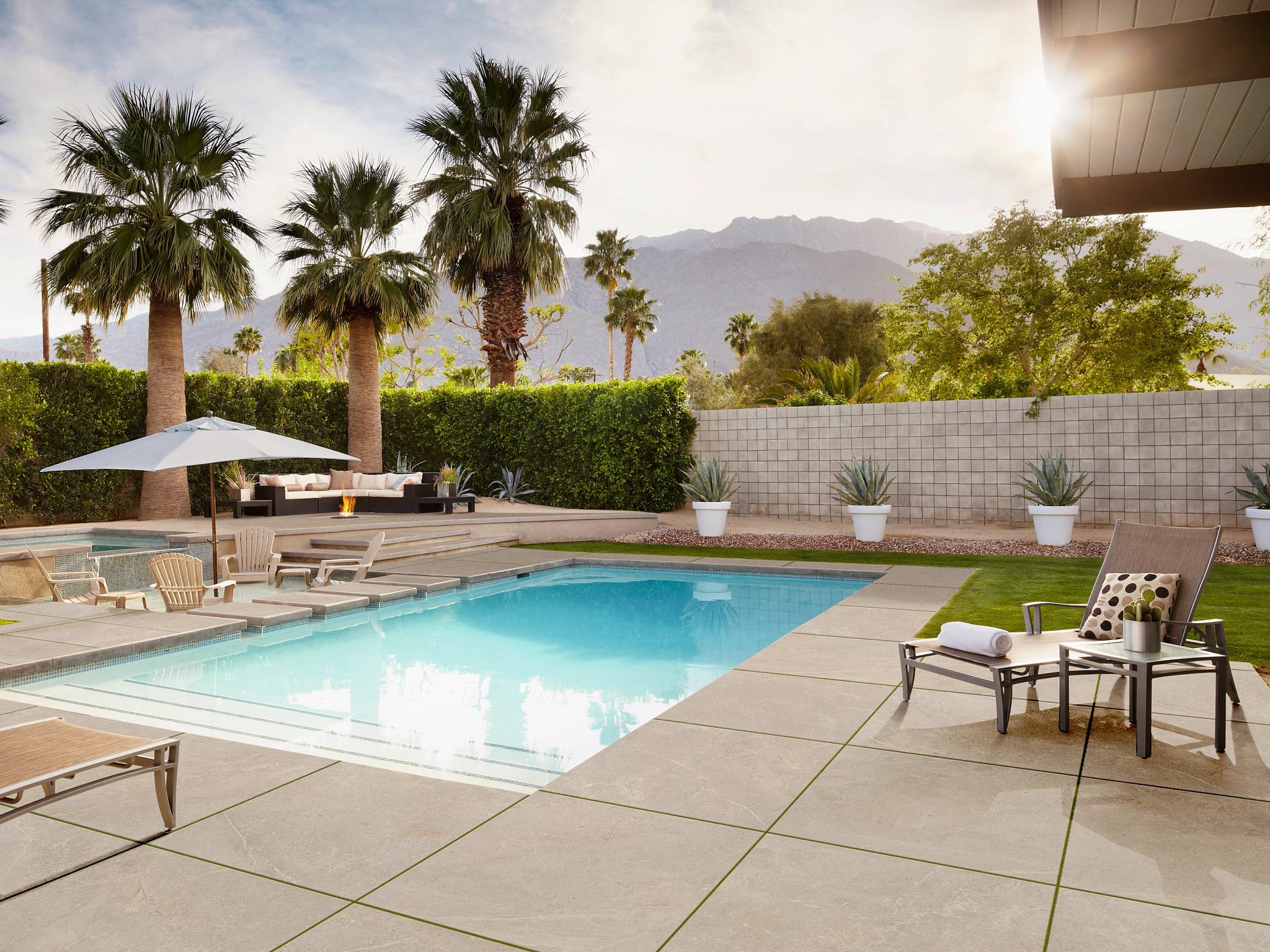 BAYSIDE 24X24 LITHOS SAND ROOM