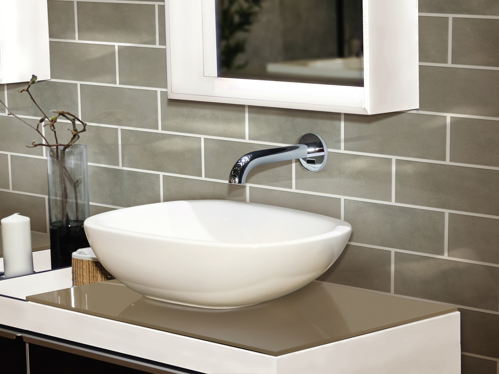 HALFTONE 4X8 GLOSS SOFT MINT ROOM