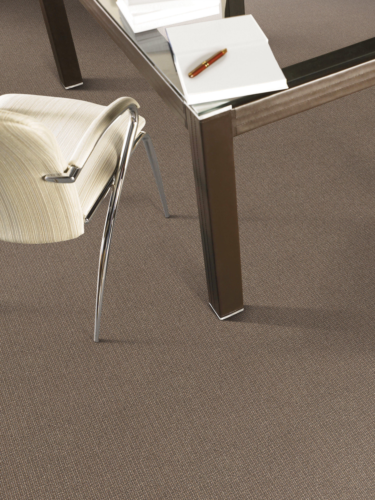 ON THE MOVE 54801 SURE THING 01500 room image