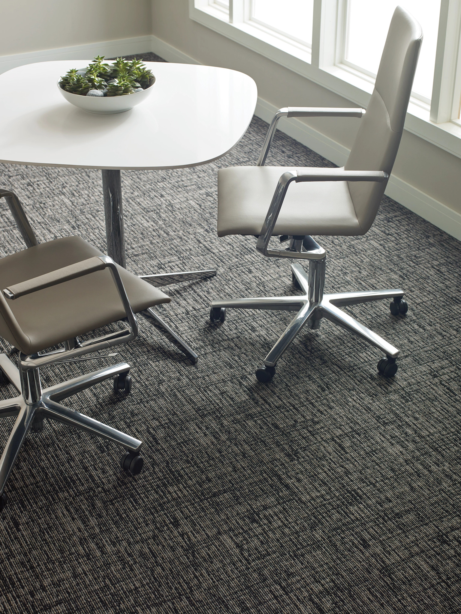 STRAIGHT-SHIFT-54810-AXEL-00510-room-image