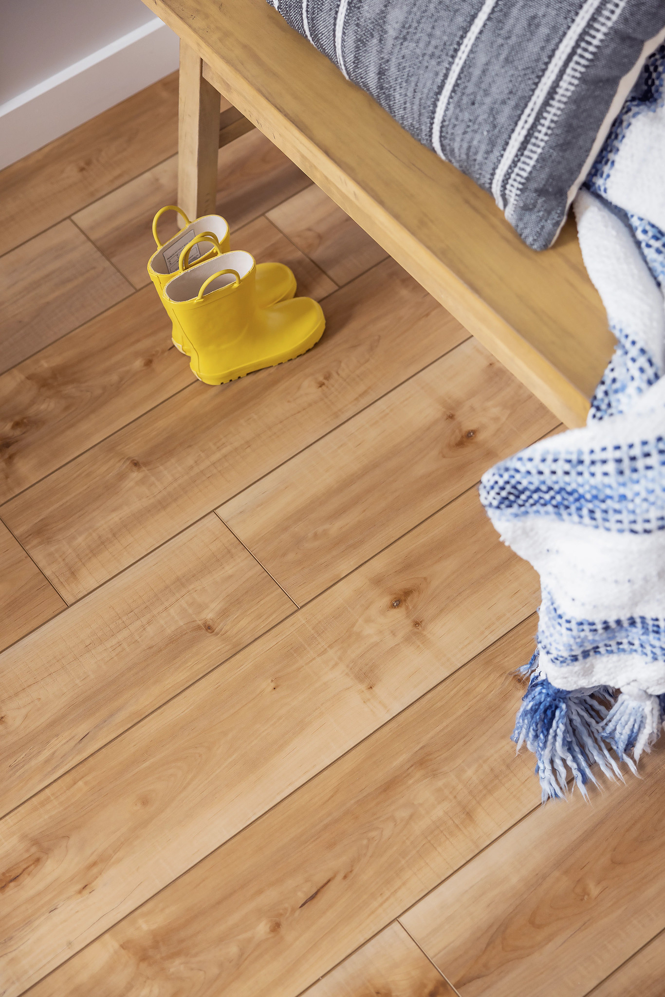 MANILA OAK StaticImage02