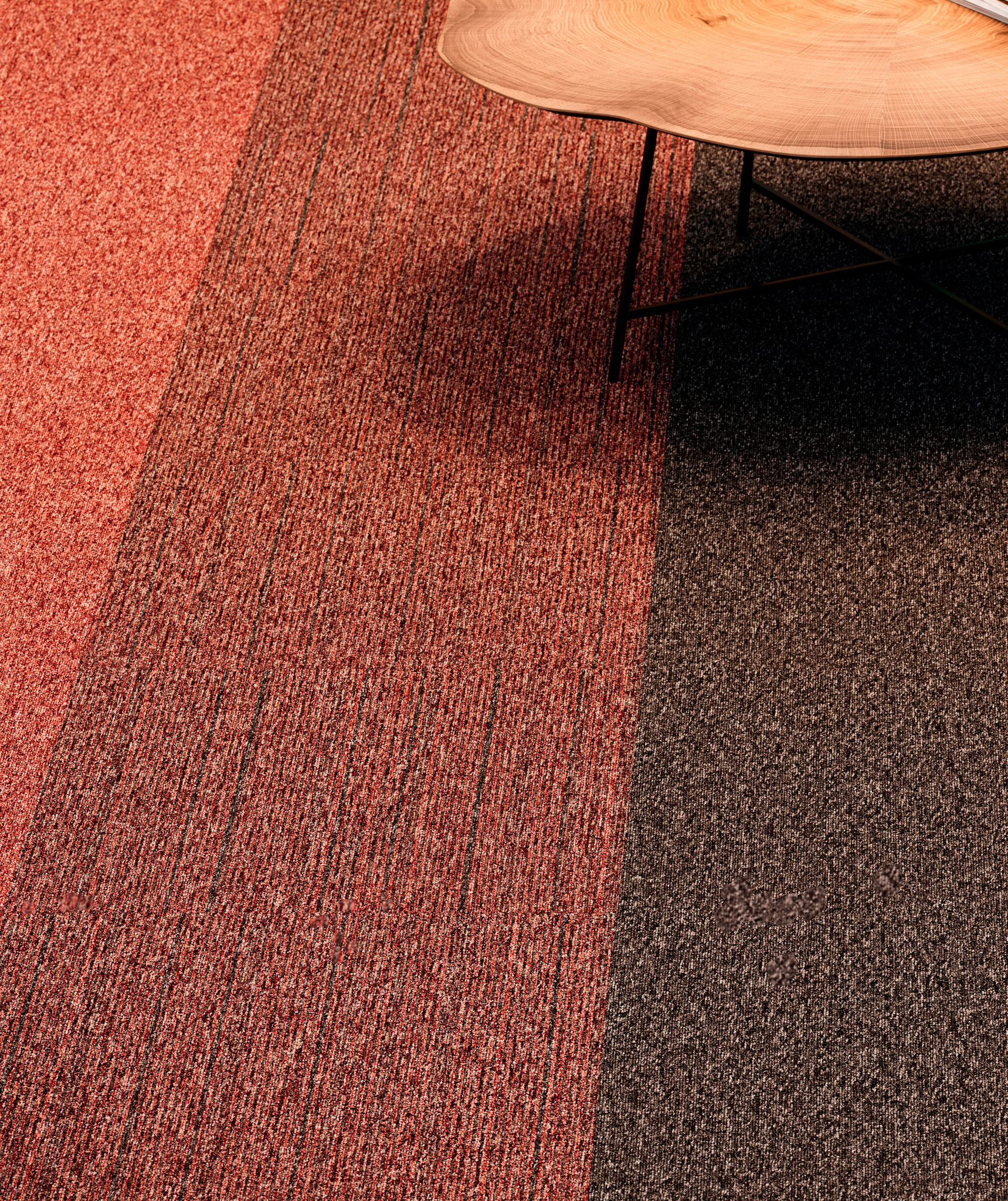 Detail TaskWorx® Tile Pebble Lagoon Feature 1