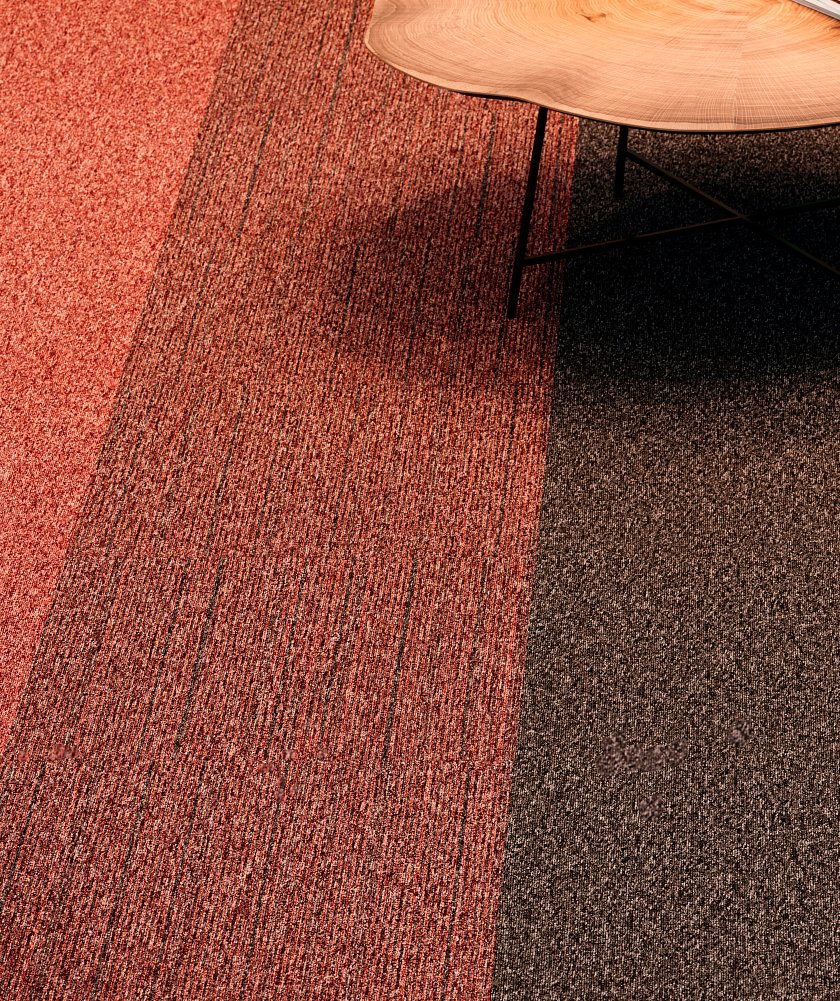 Detail TaskWorx® Tile Pebble Lagoon - LVP flooring Detail TaskWorx® Tile Pebble Lagoon Feature 1