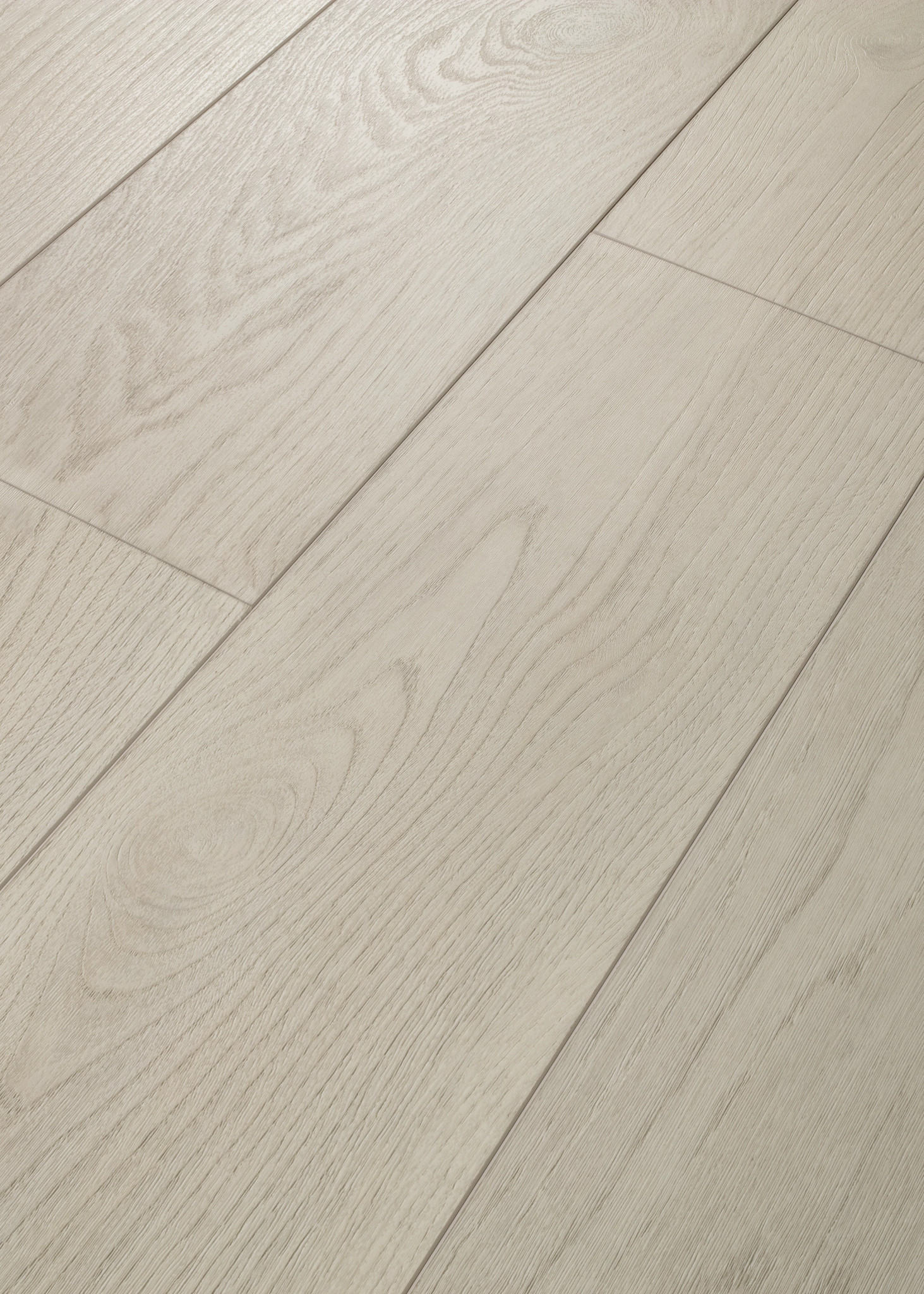 TITAN HD PLUS PLATINUM SERENE DRIFTWOO ANGLED