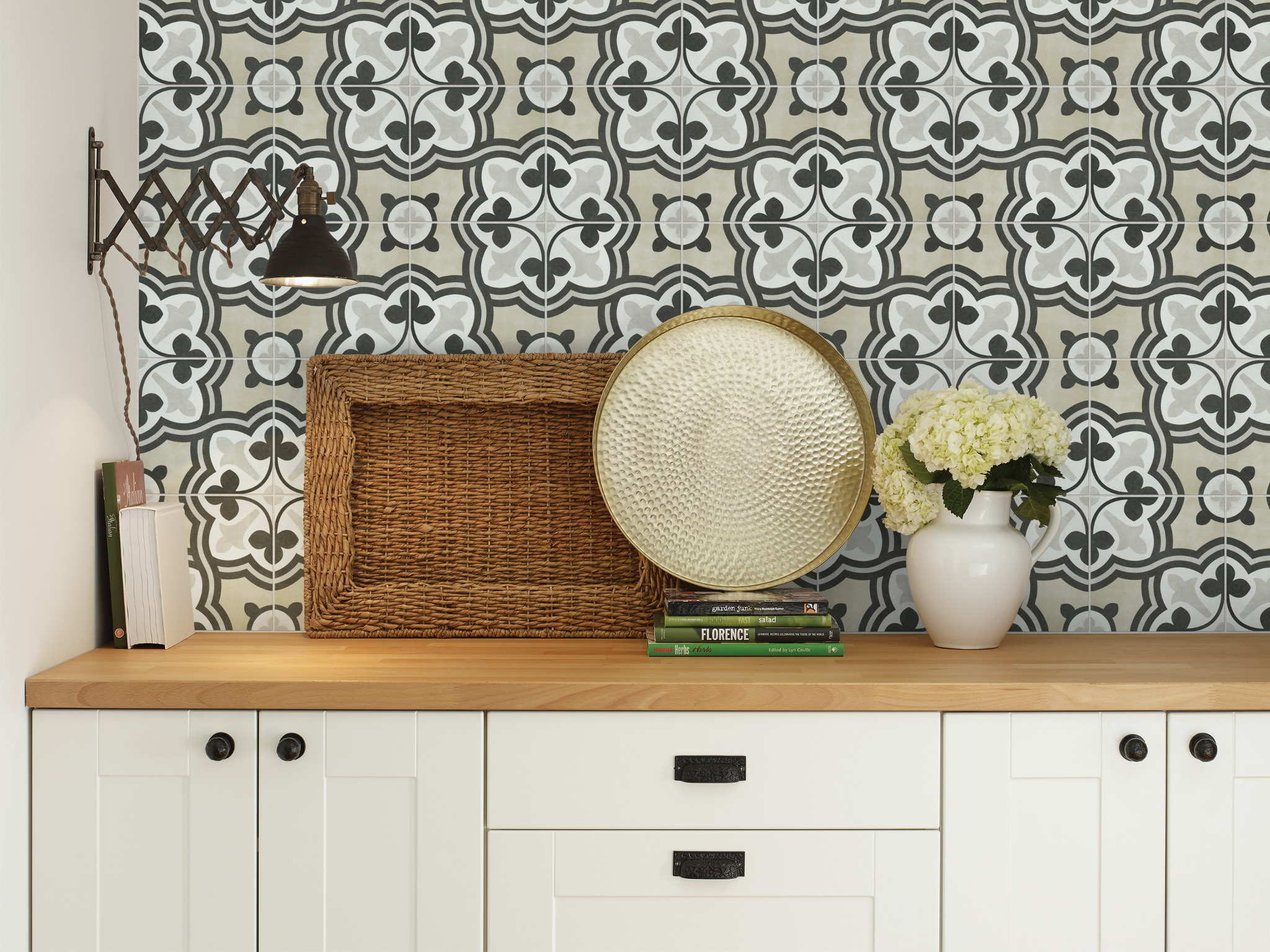 REVIVAL AURORA PEARL ROOM