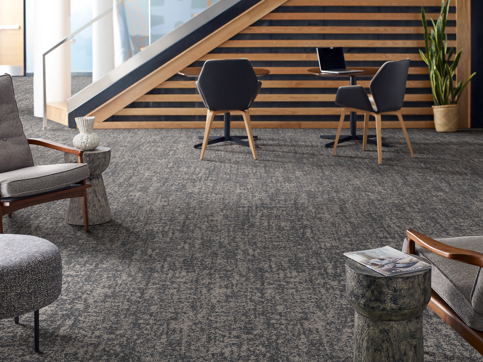 INTERMINGLE-54981-DELUXE-00508-room-image