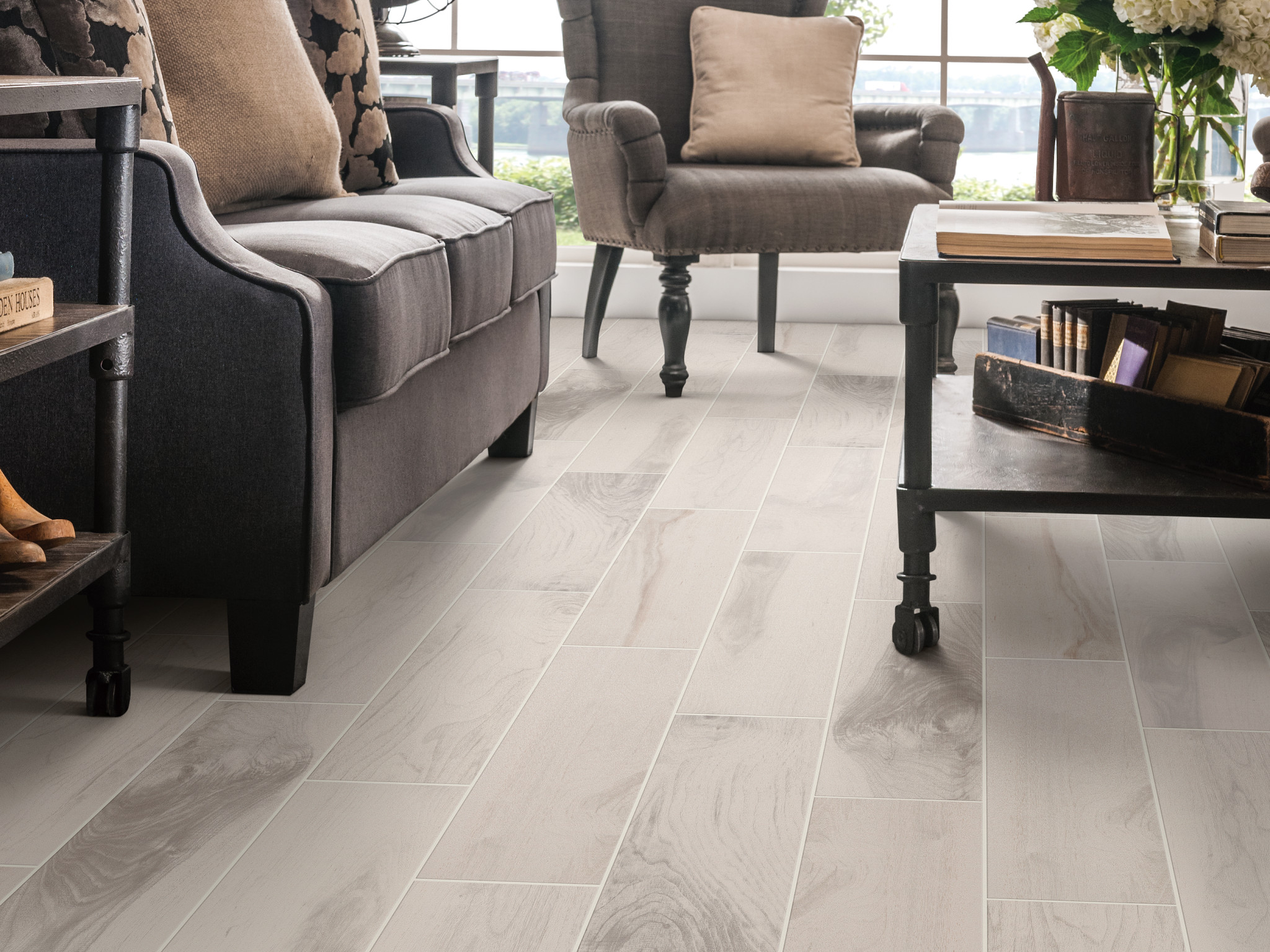 HEIRLOOM 7 X 22 FINE CHINA ROOM