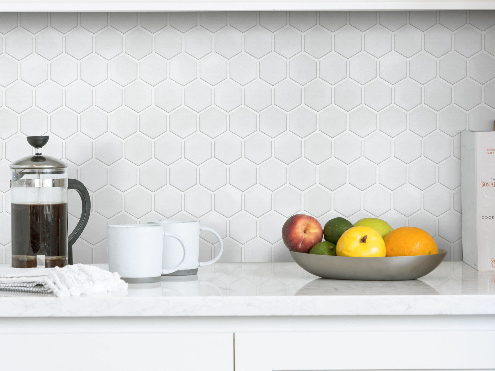 GRANDEUR 2" HEX MATTE MOSAIC WHITE ROOM